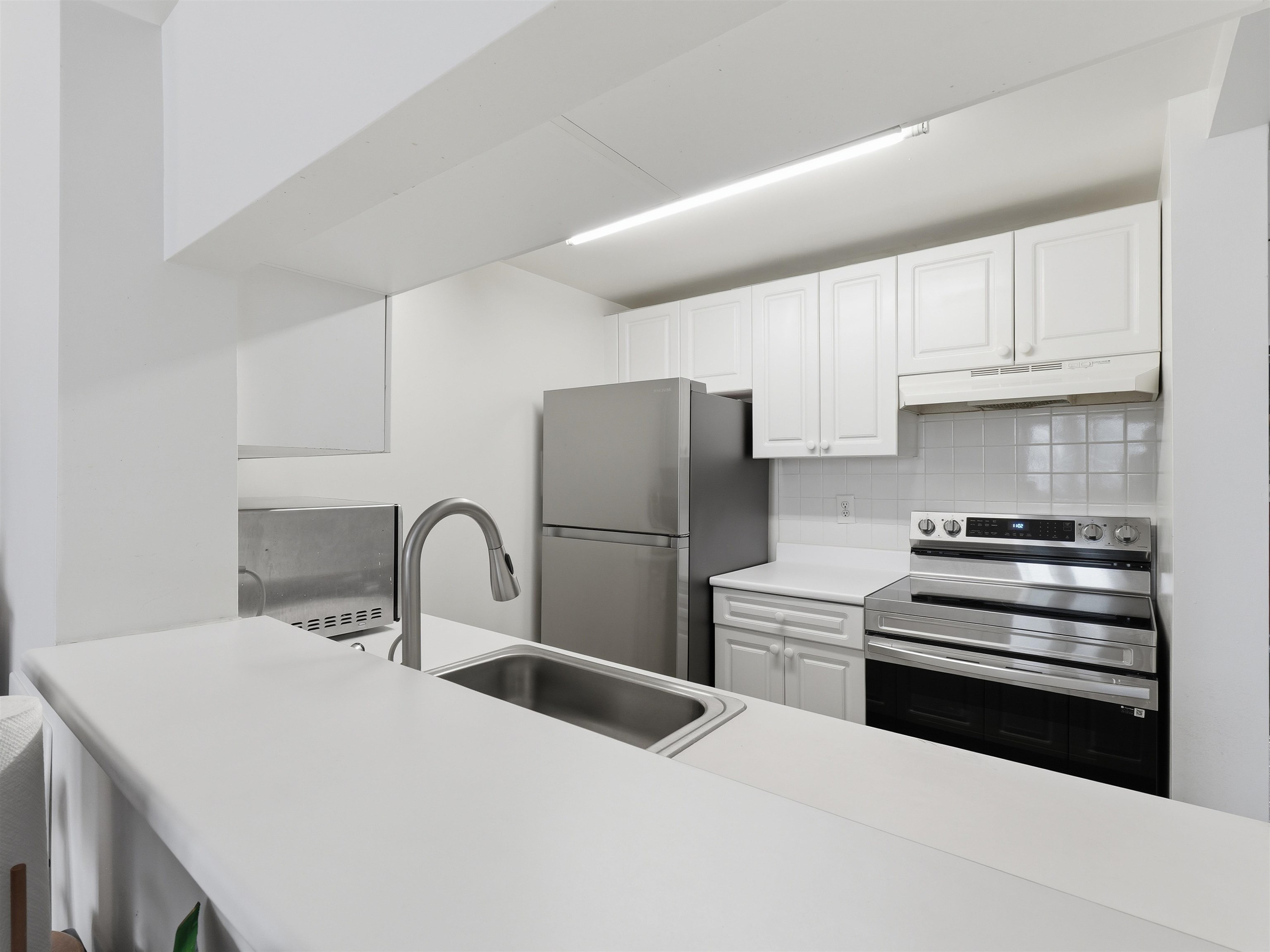 20 2ND ST Unit: 404