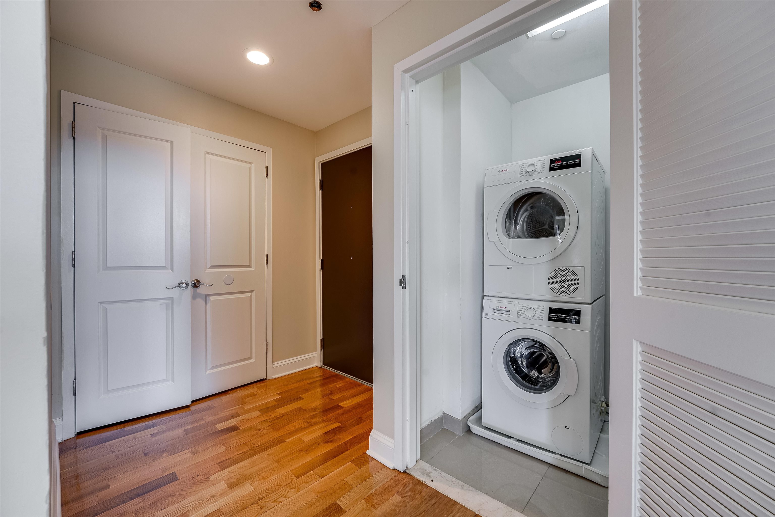 29 1ST ST Unit: 702