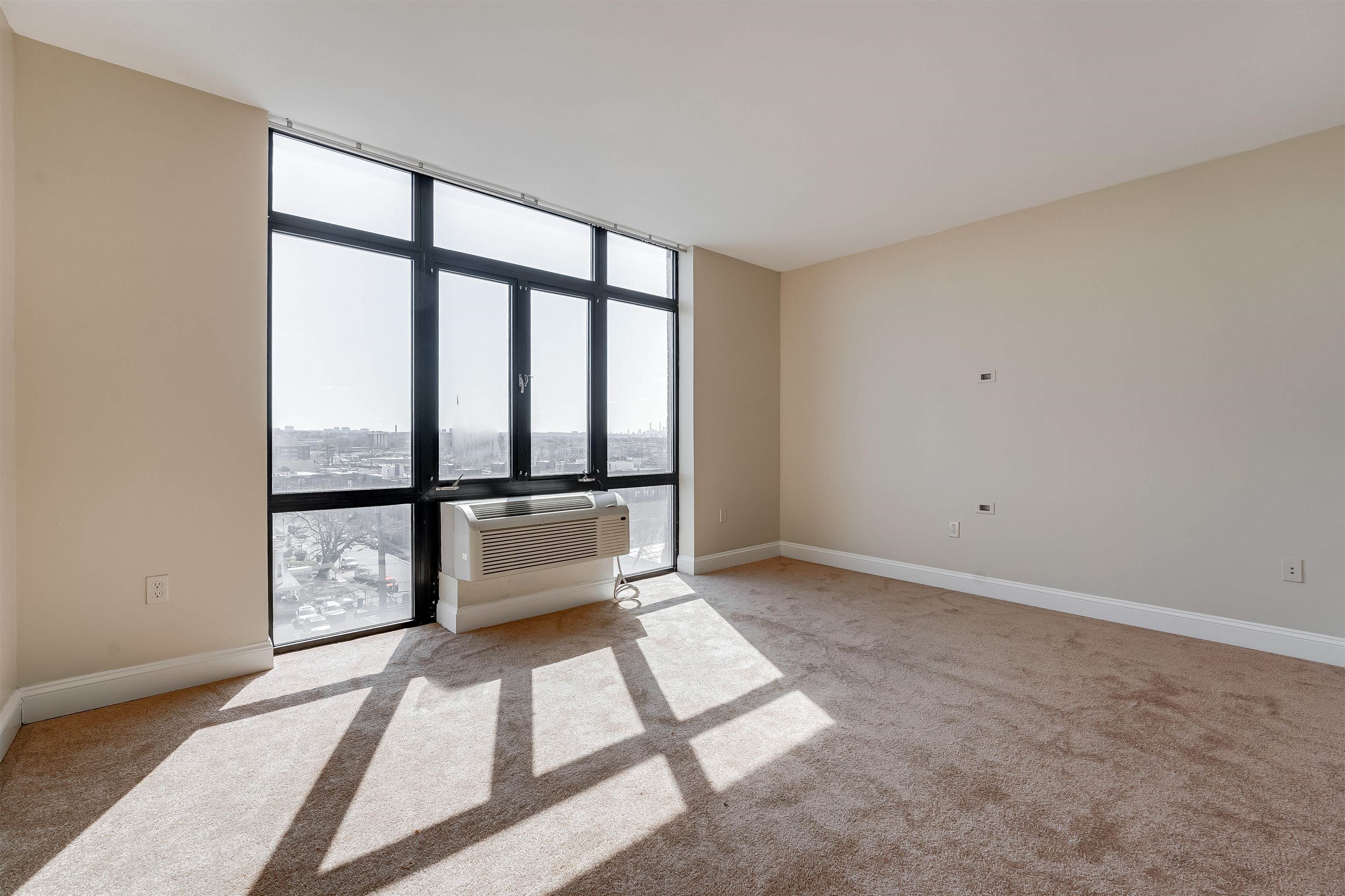 29 1ST ST Unit: 702