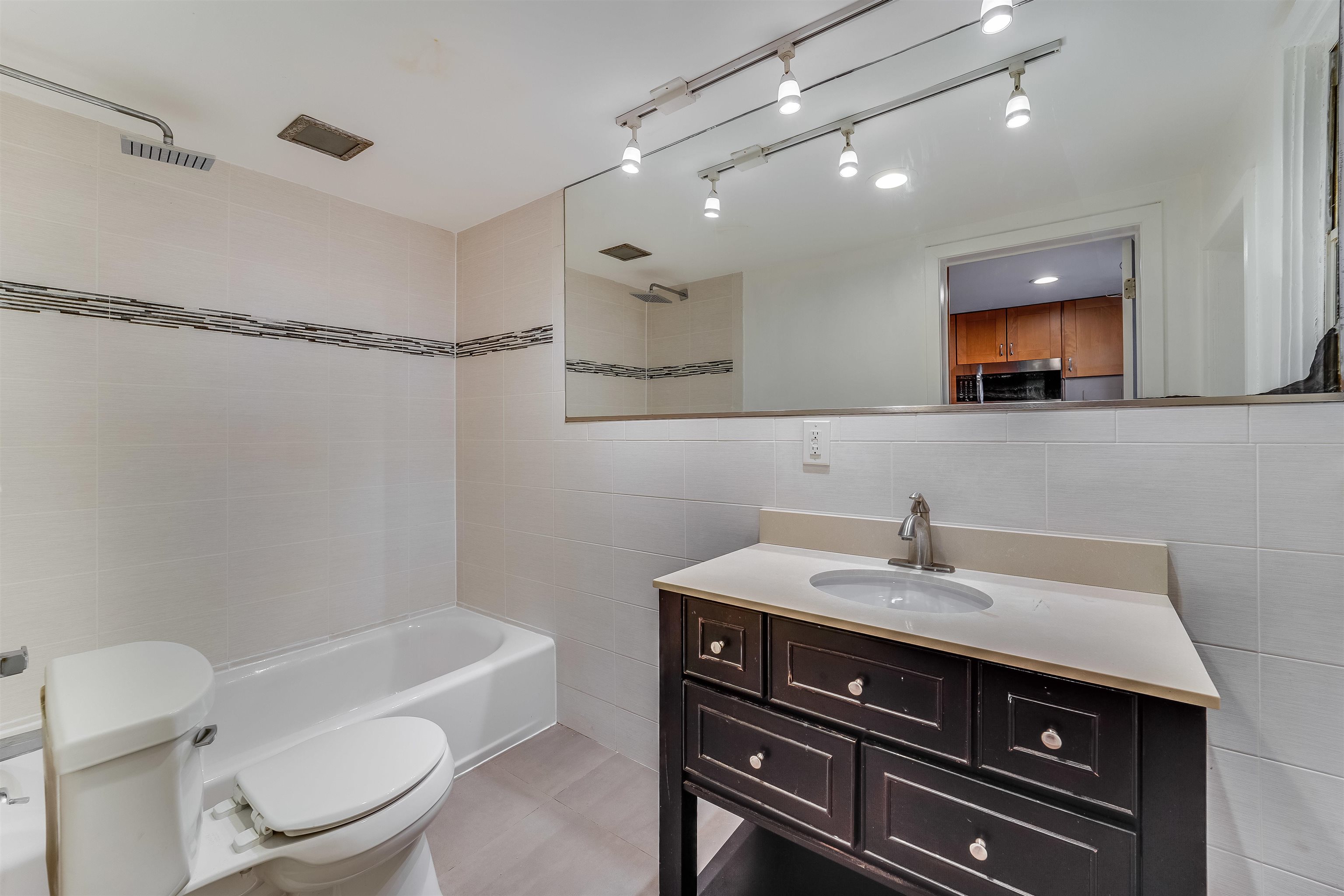 138 GARDEN ST Unit: 1