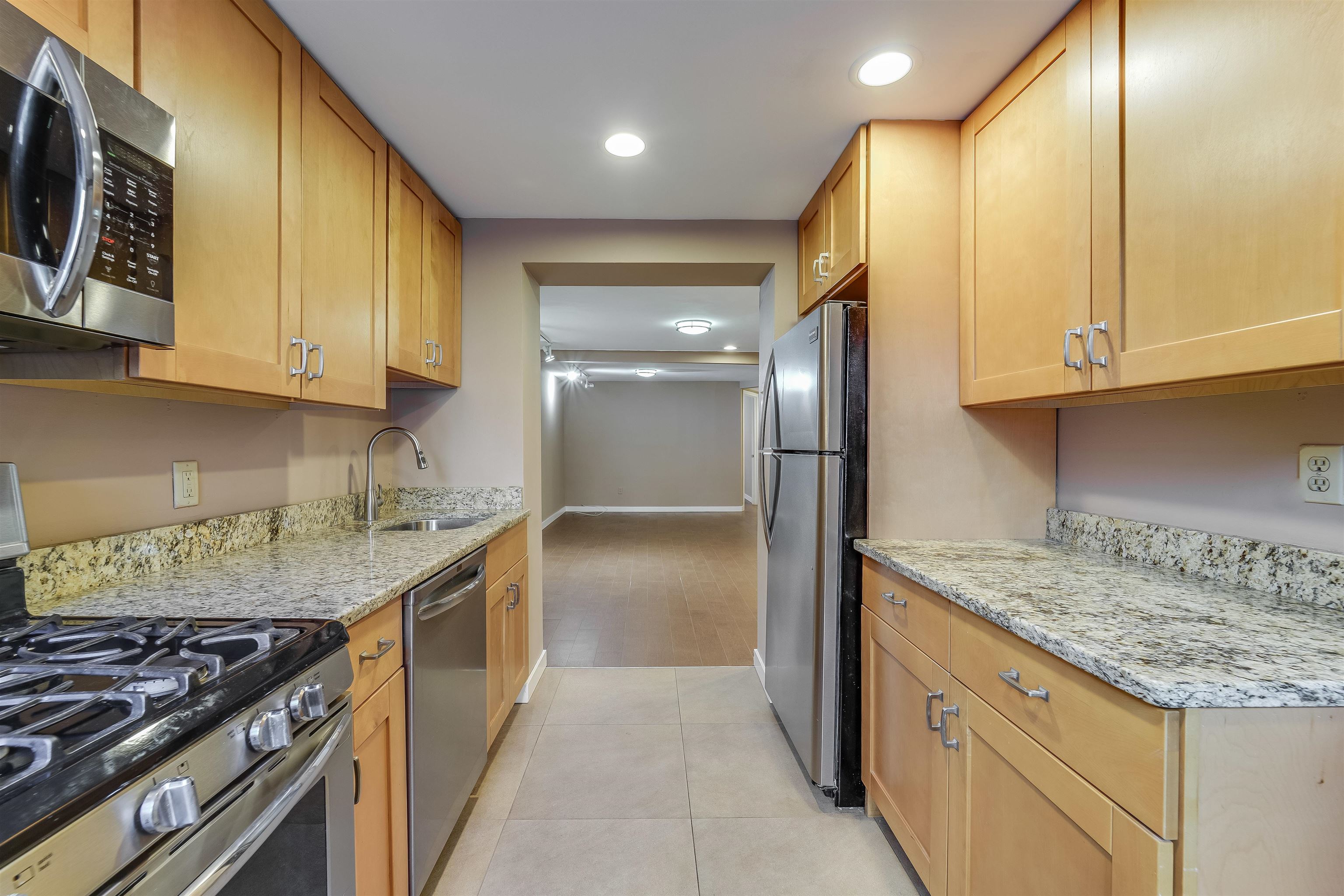 138 GARDEN ST Unit: 1