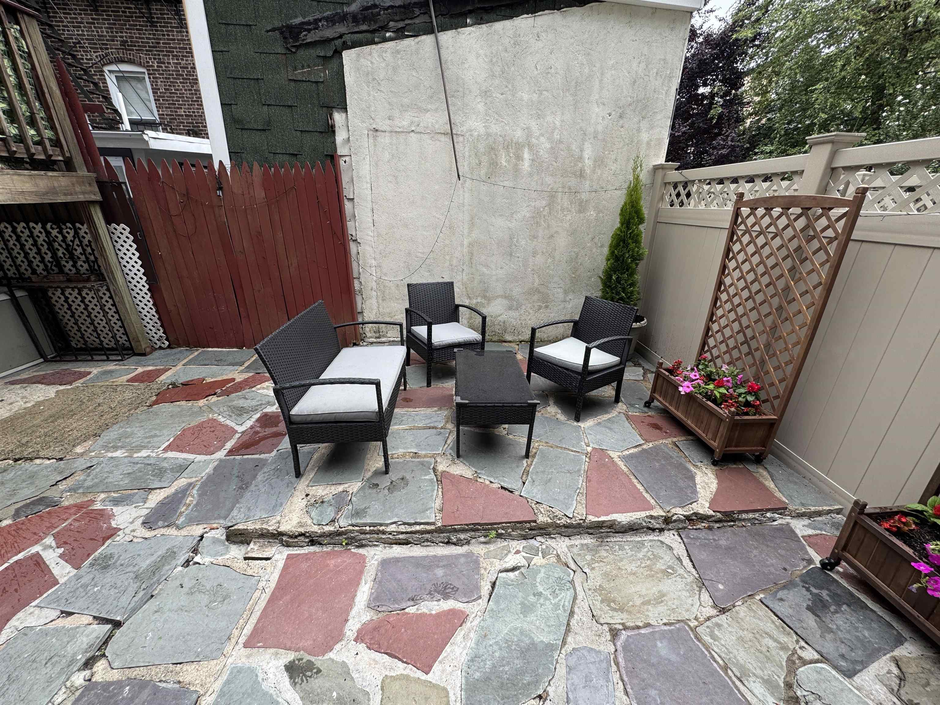 138 GARDEN ST Unit: 1