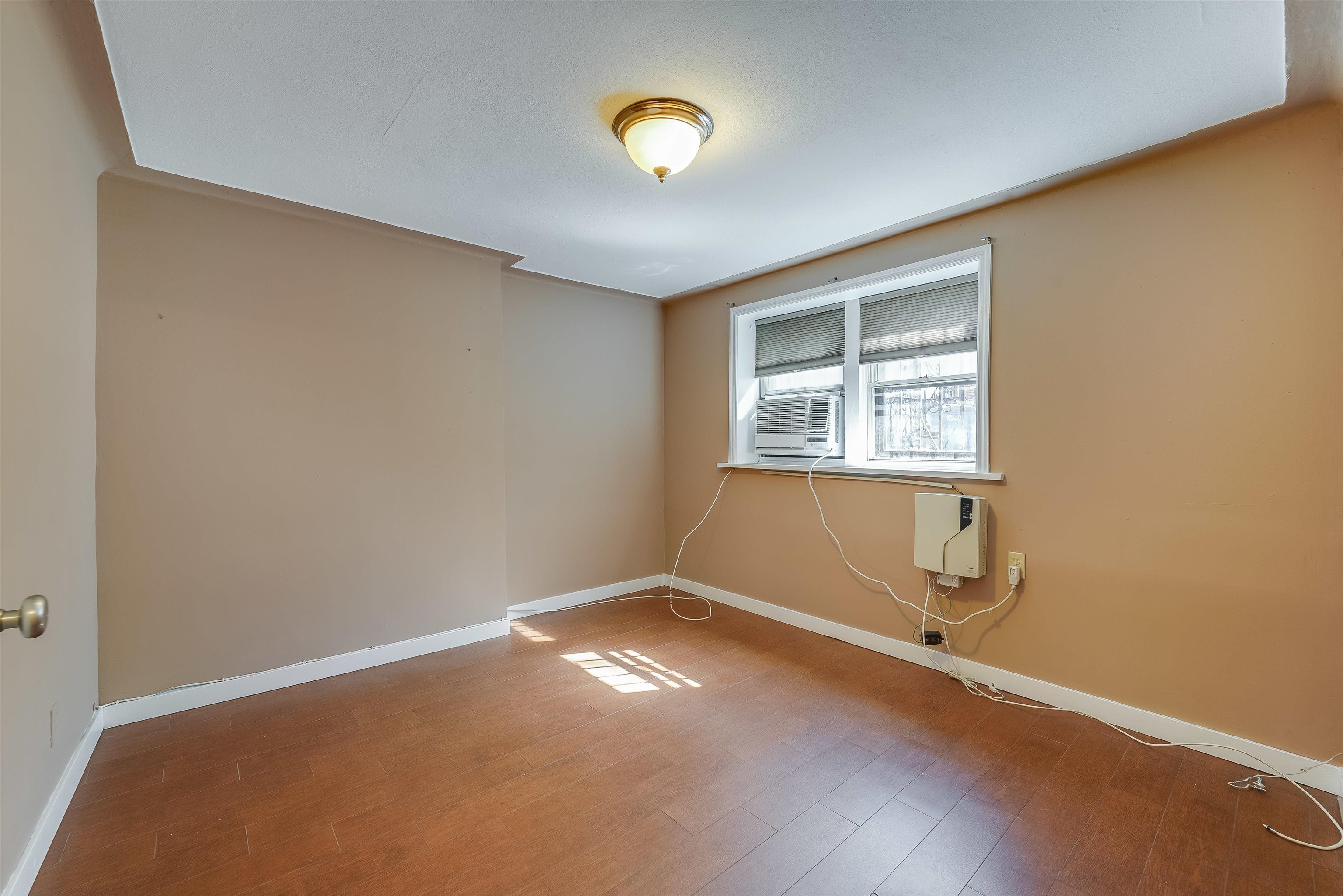 138 GARDEN ST Unit: 1
