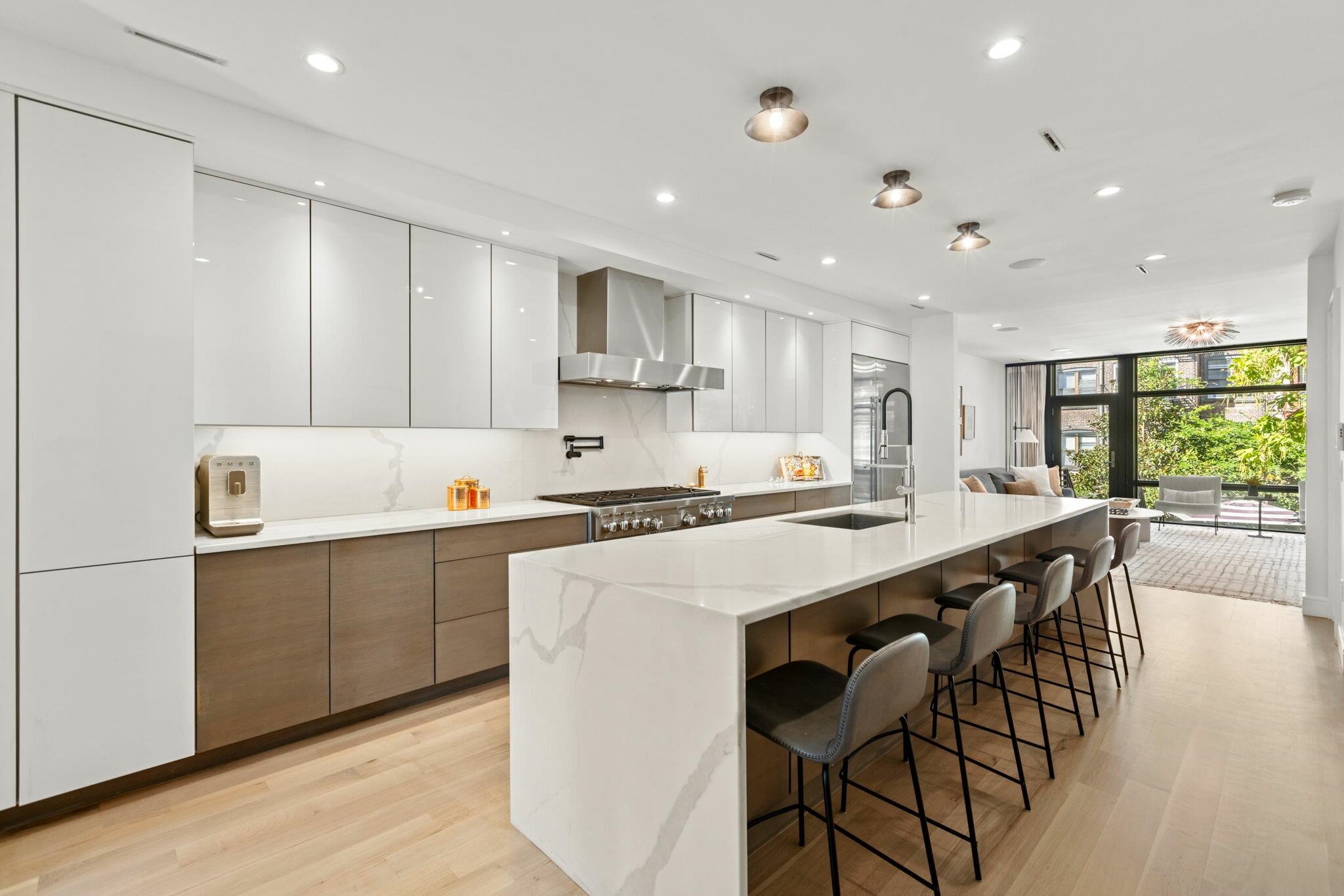 810 PARK AVE Unit: 1