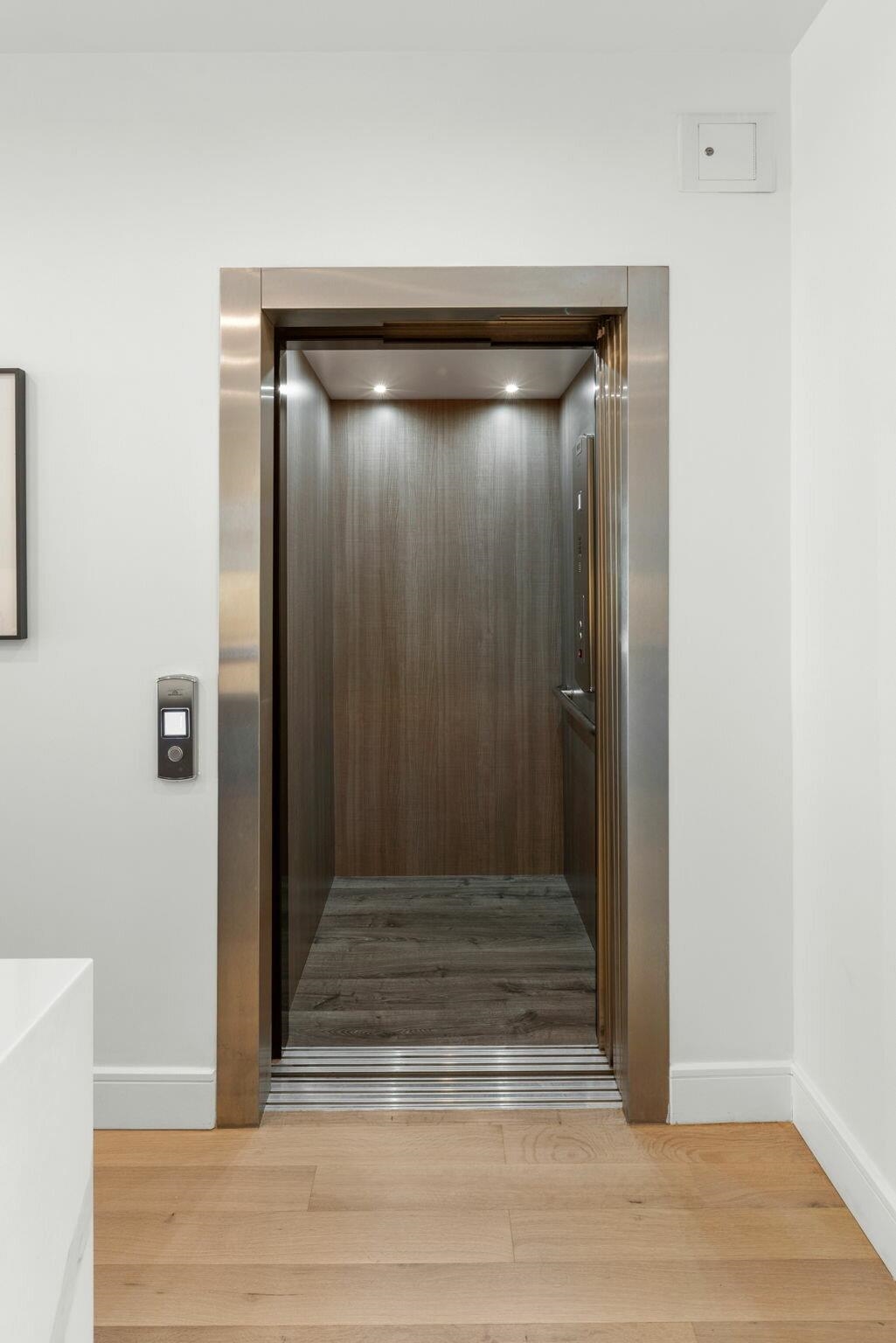 810 PARK AVE Unit: 1