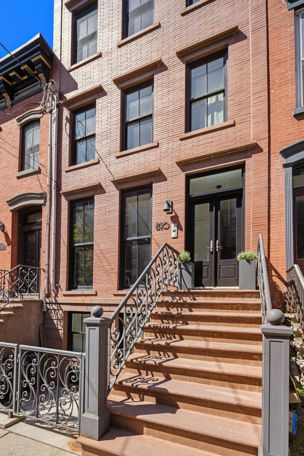 810 PARK AVE Unit: 1