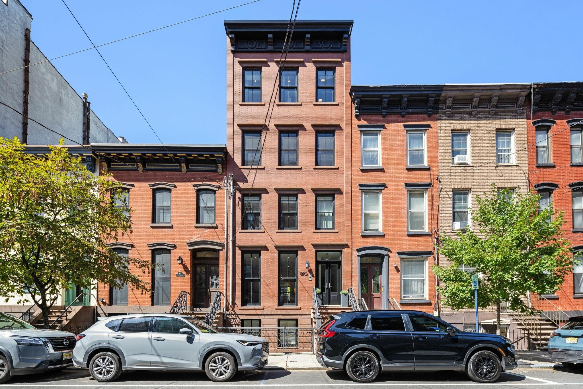 810 PARK AVE Unit: 1