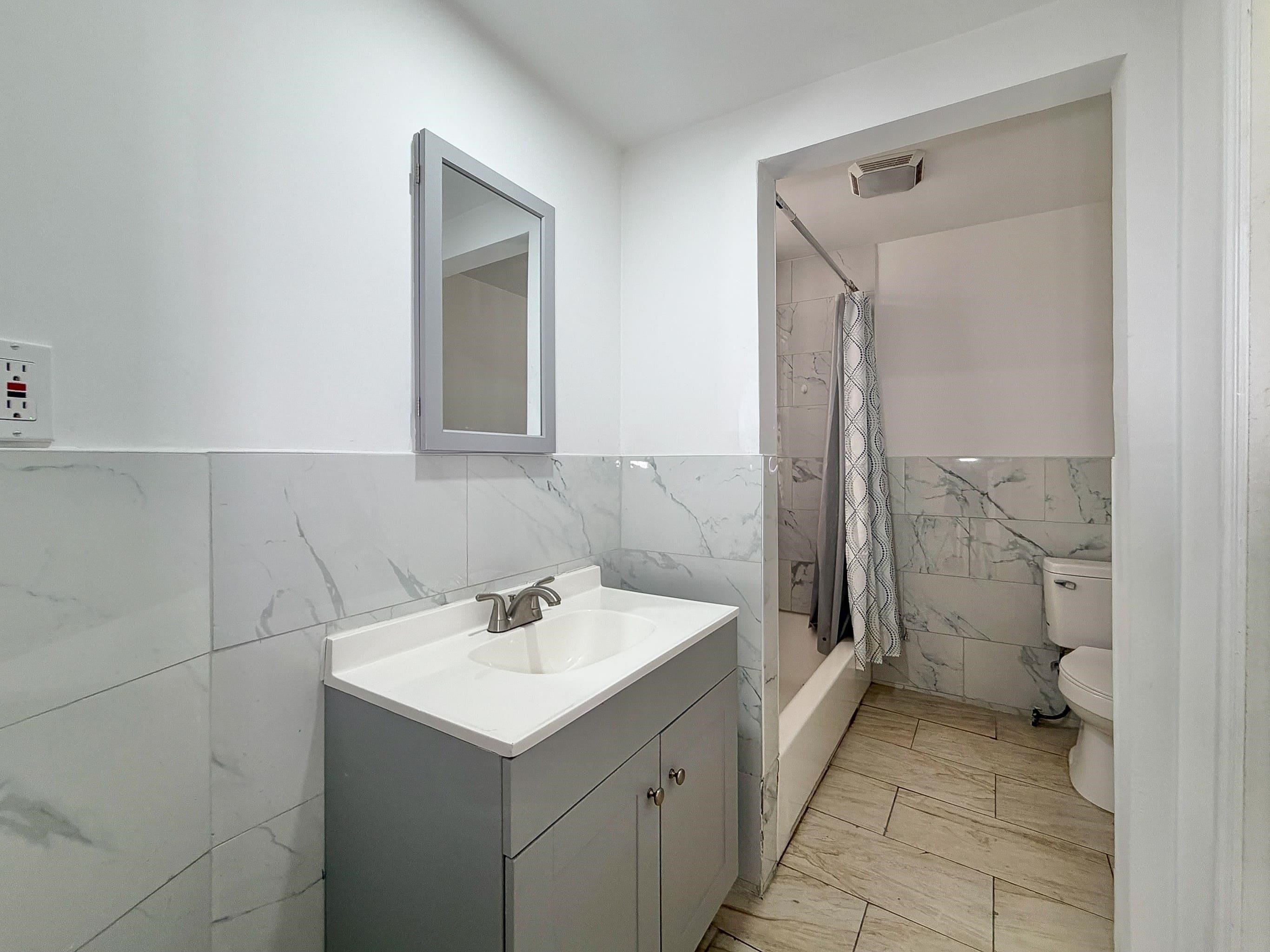 190 CLINTON AVE Unit: 4