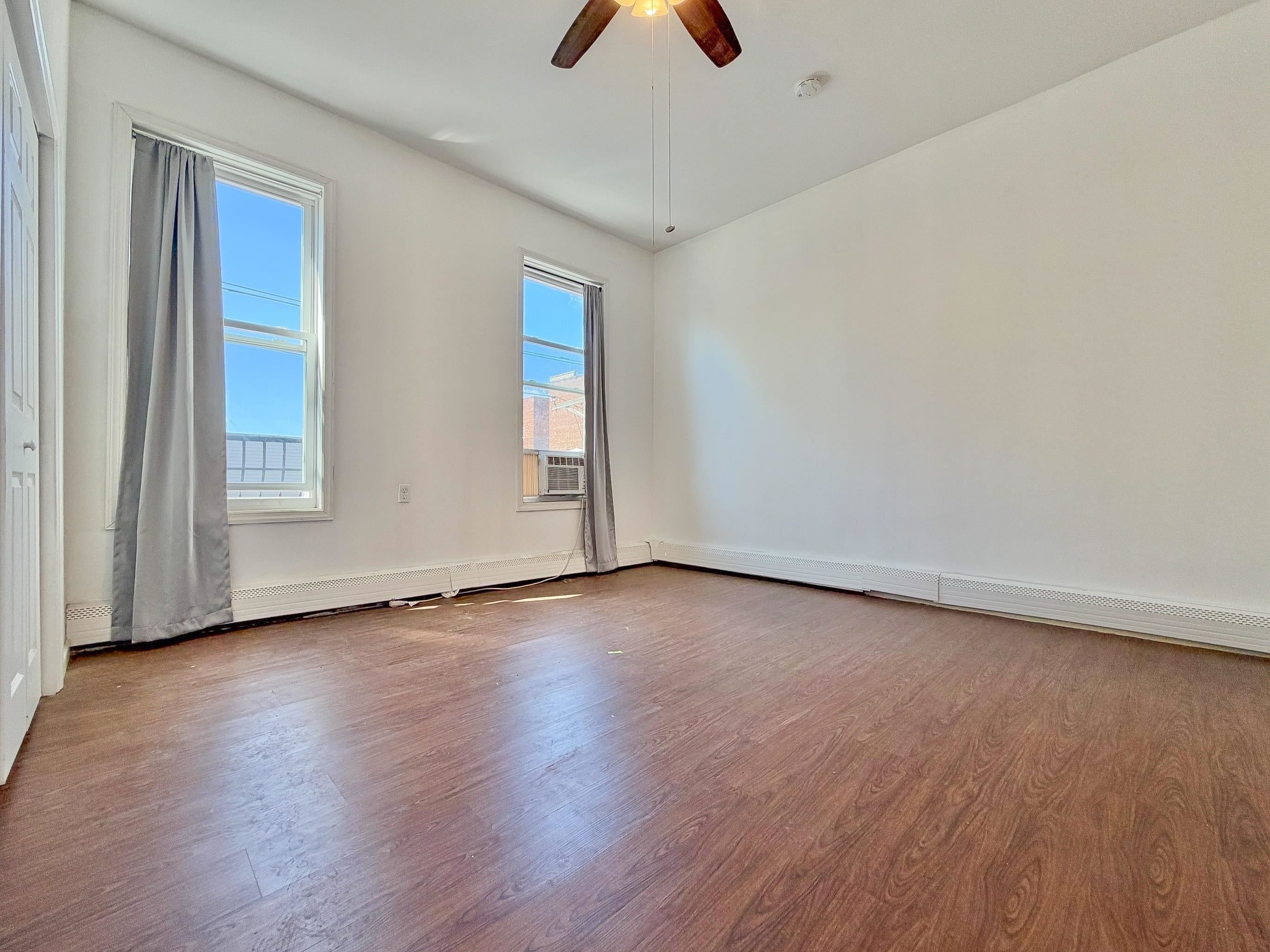 190 CLINTON AVE Unit: 4