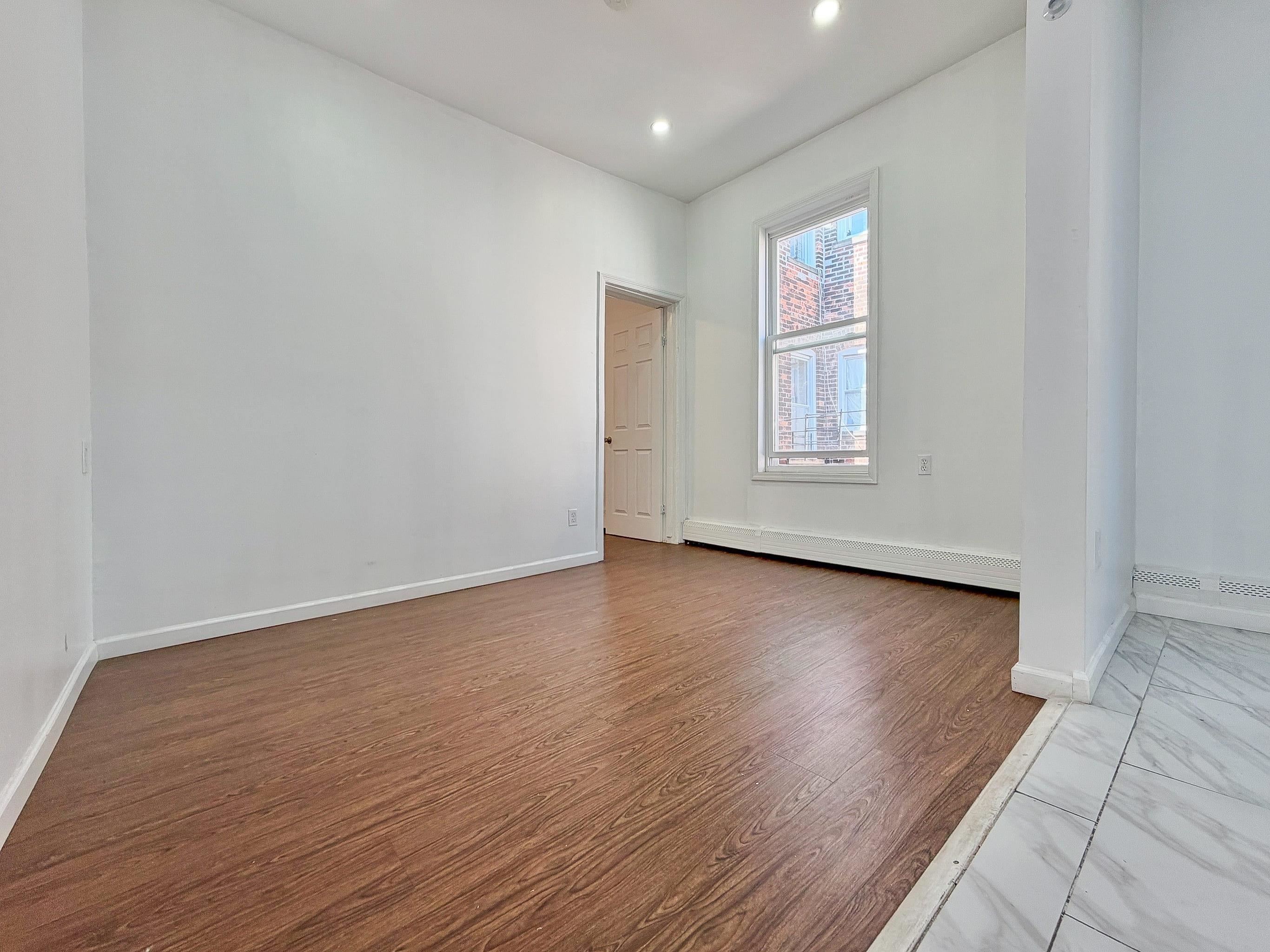 190 CLINTON AVE Unit: 4