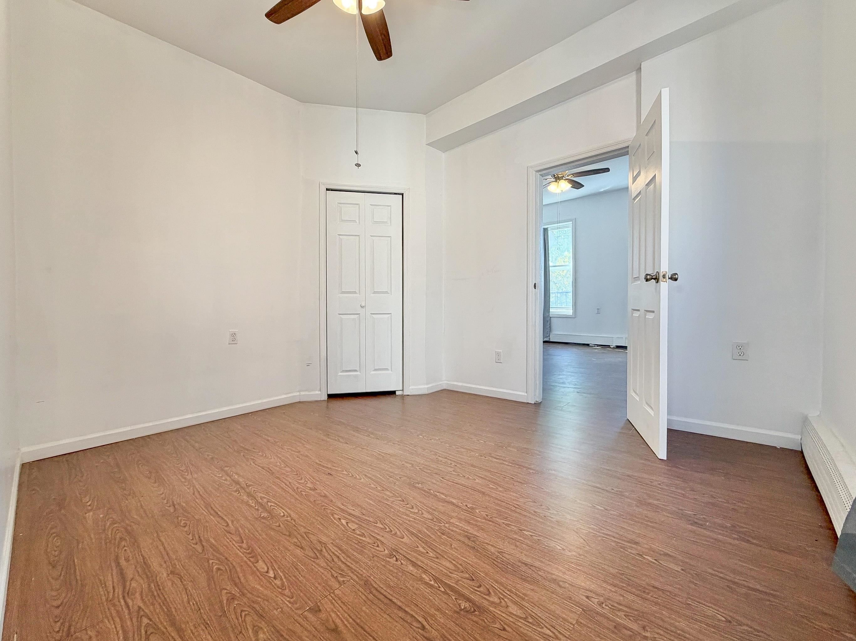 190 CLINTON AVE Unit: 4