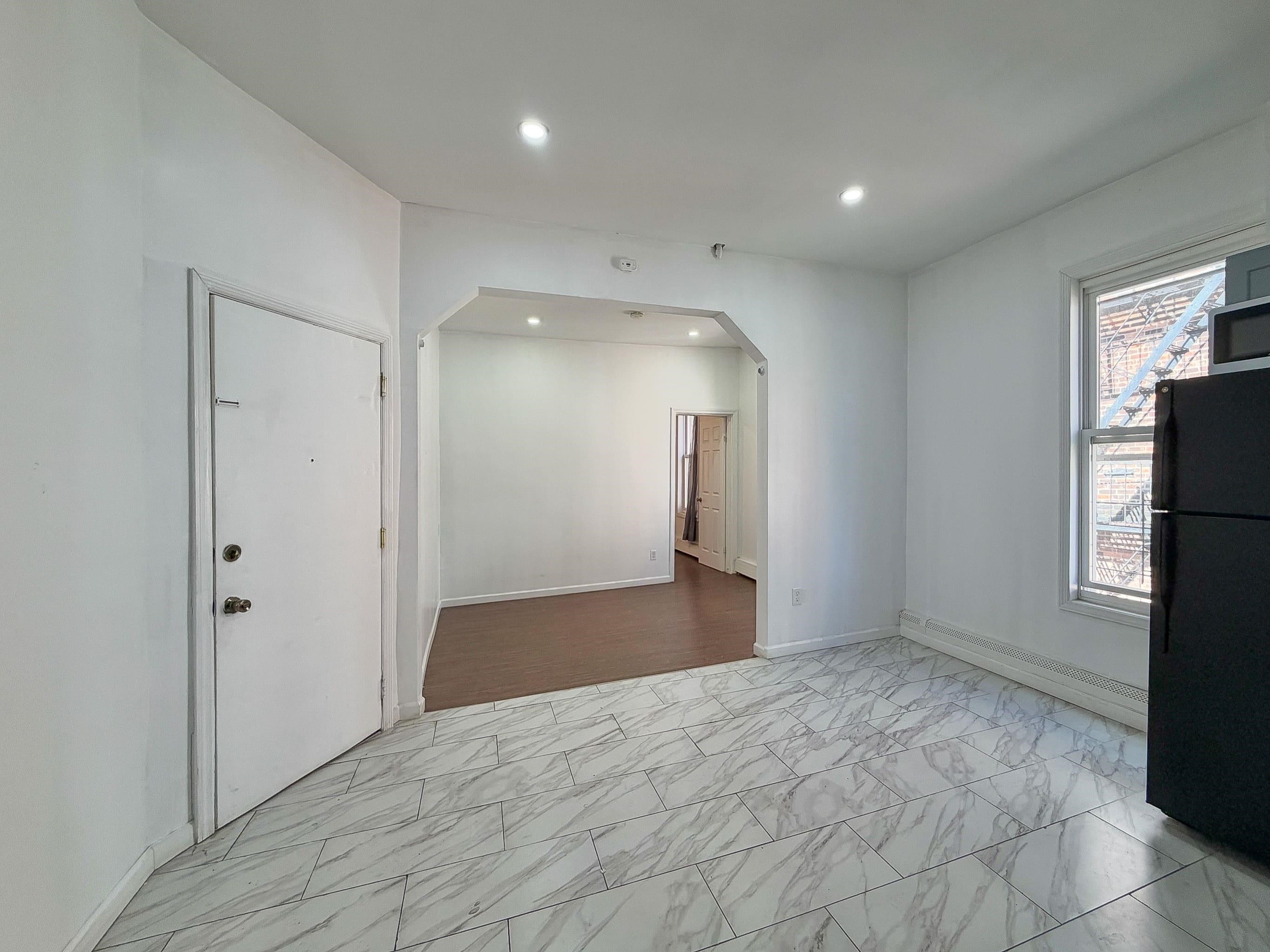 190 CLINTON AVE Unit: 4