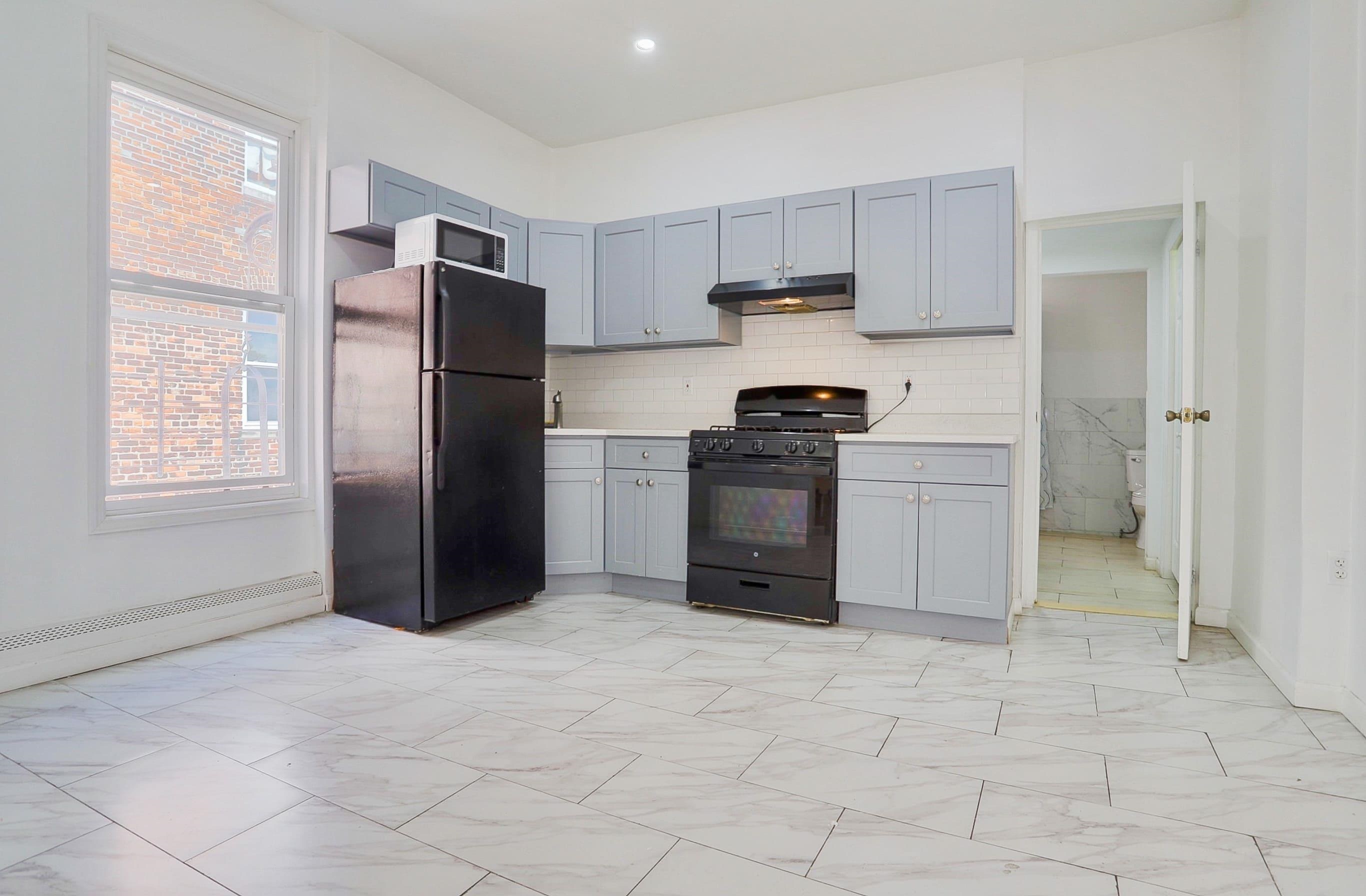 190 CLINTON AVE Unit: 4