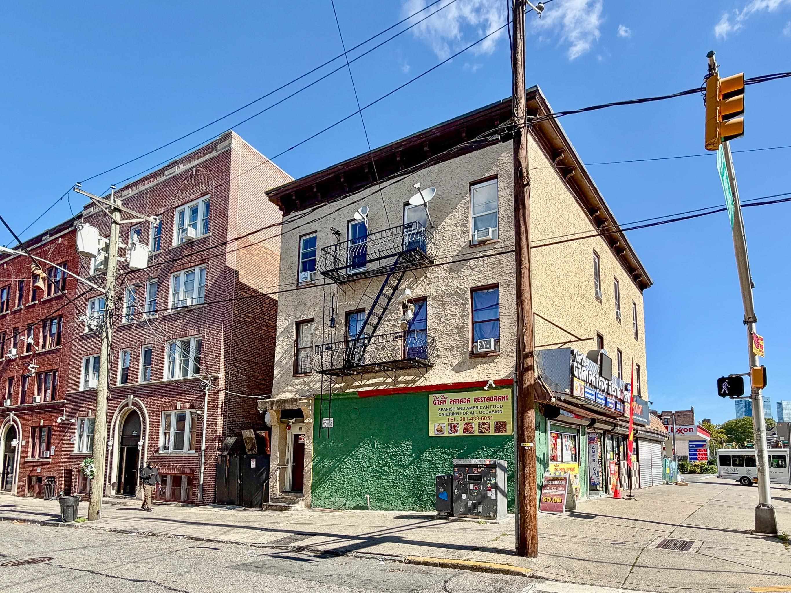 190 CLINTON AVE Unit: 4
