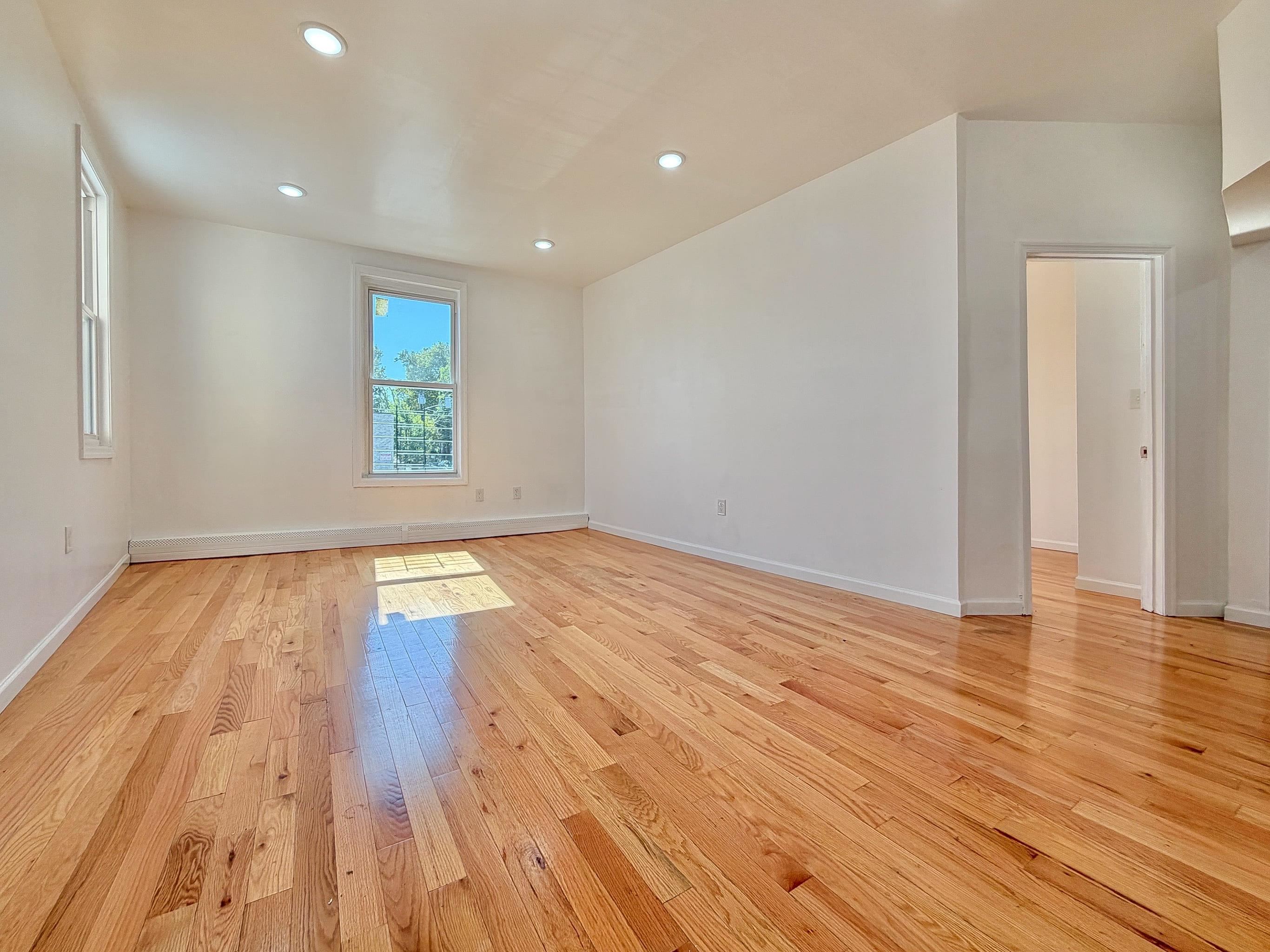 190 CLINTON AVE Unit: 2