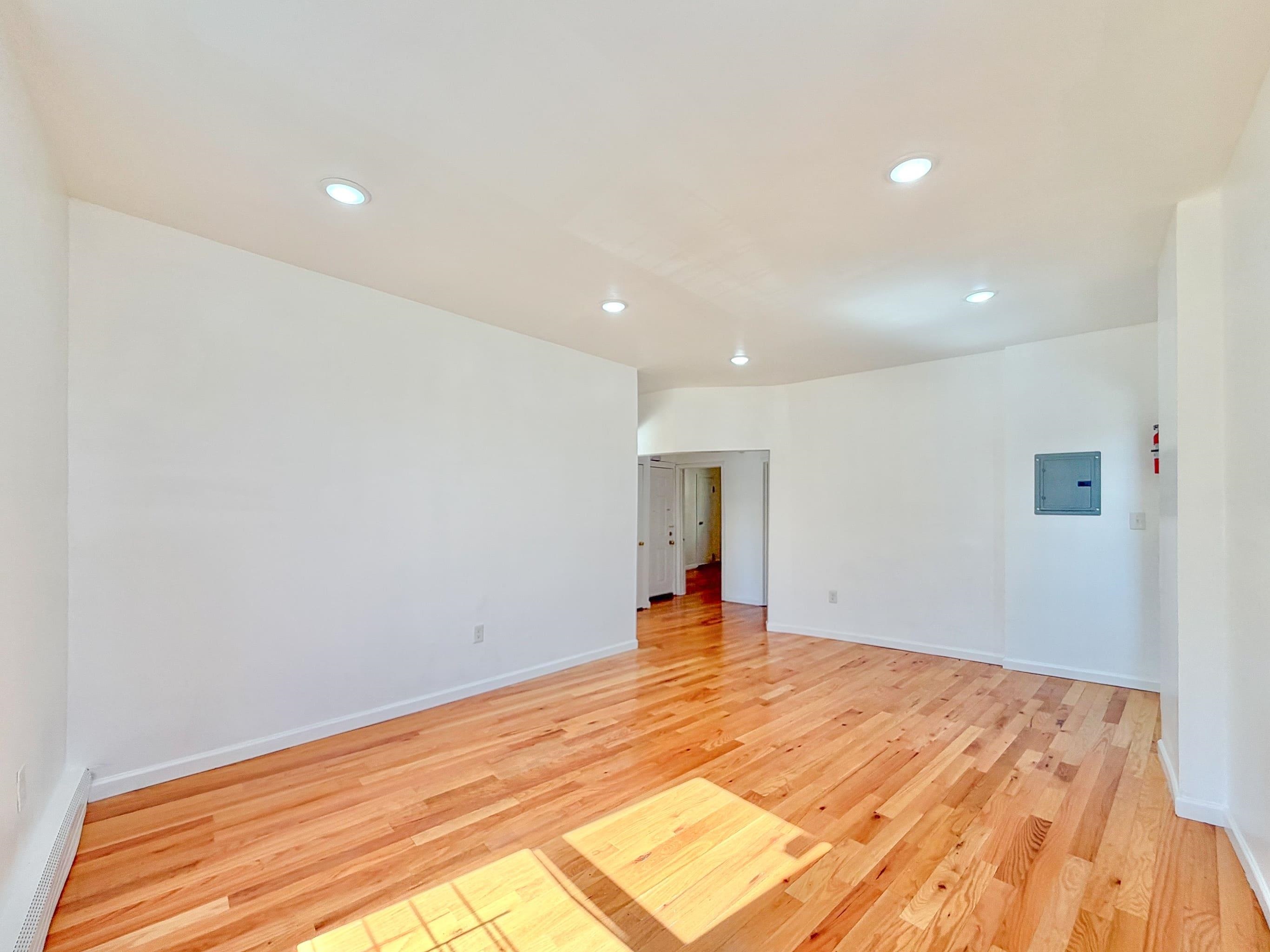190 CLINTON AVE Unit: 2