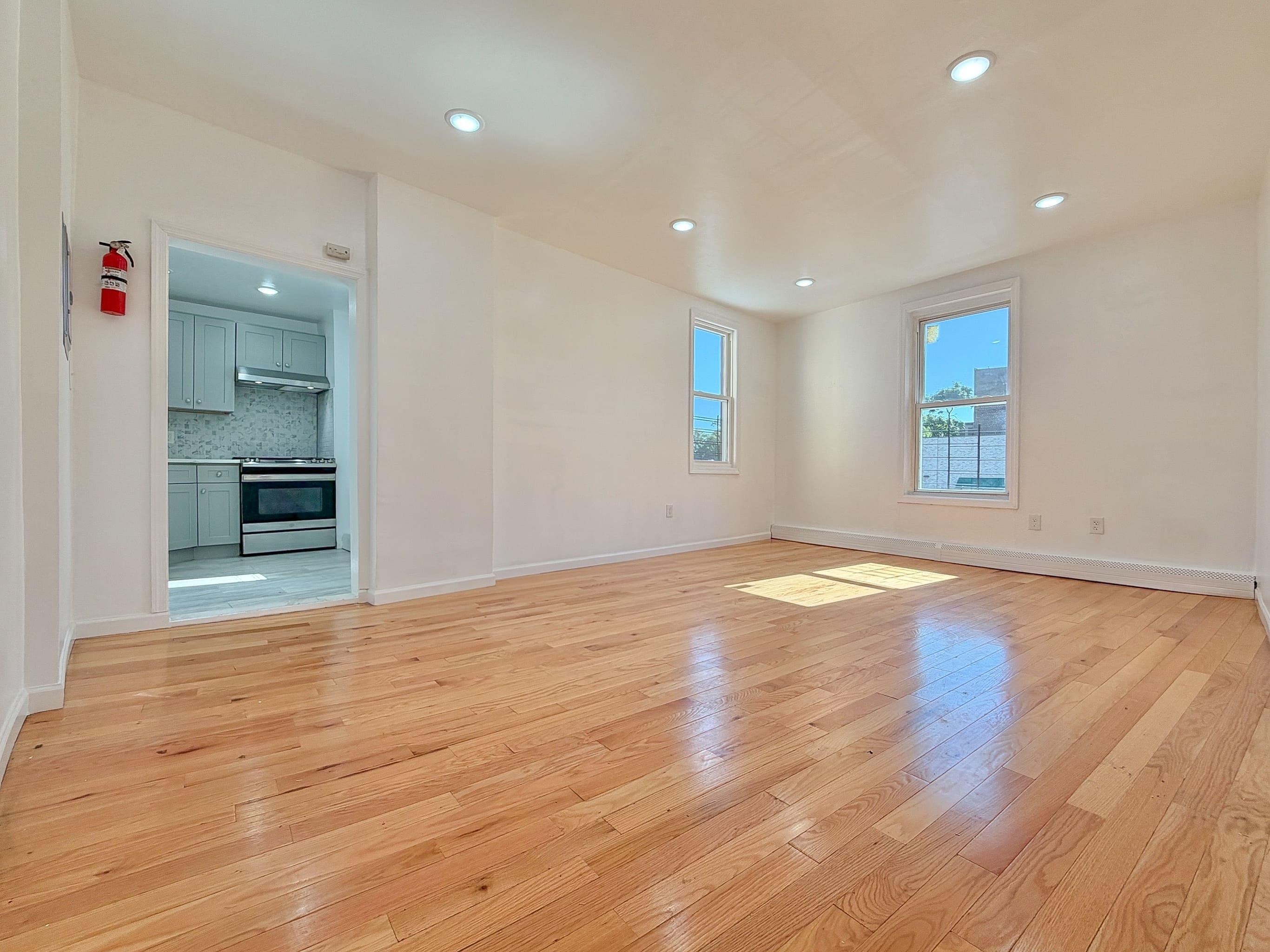 190 CLINTON AVE Unit: 2