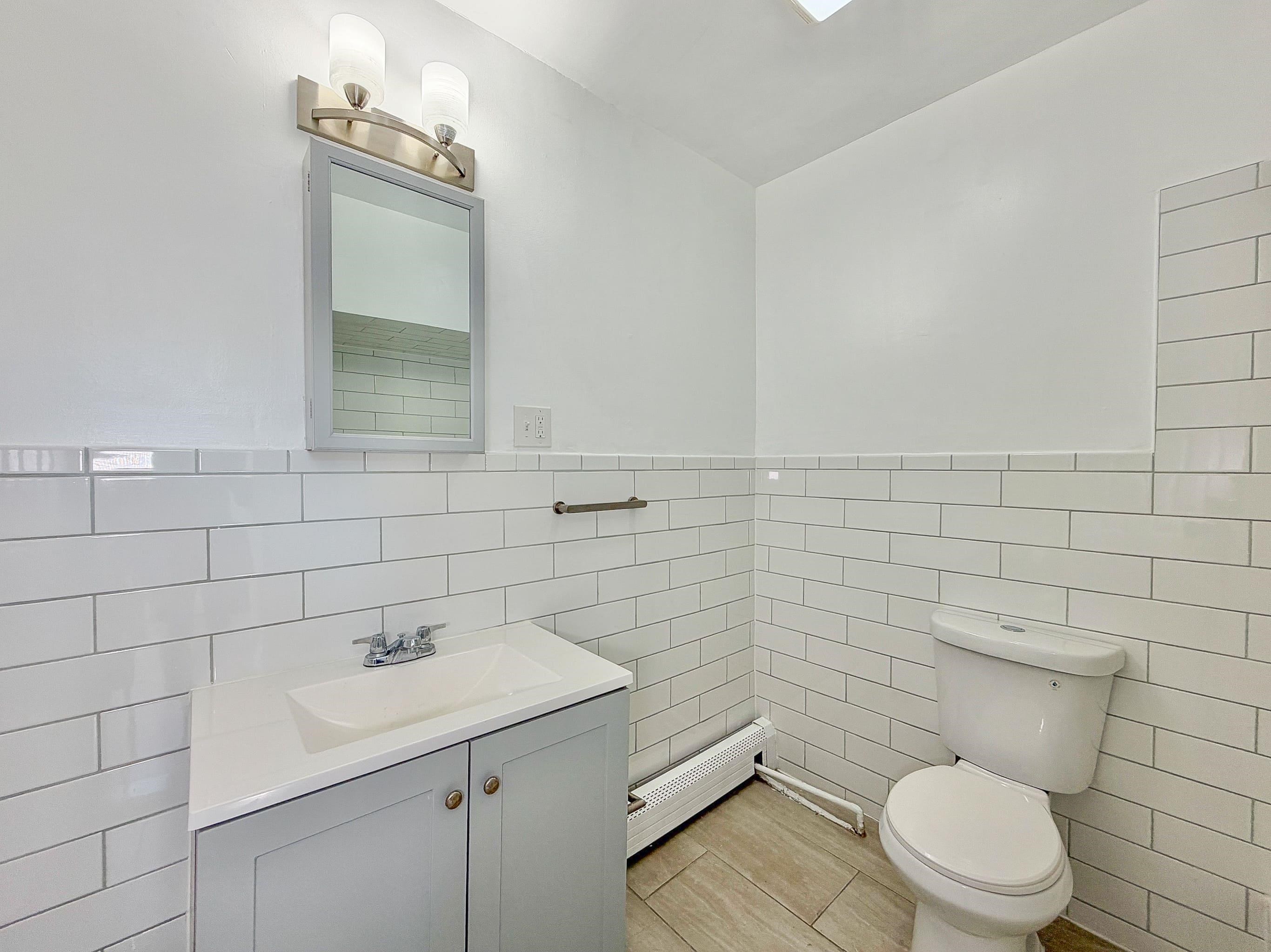190 CLINTON AVE Unit: 2