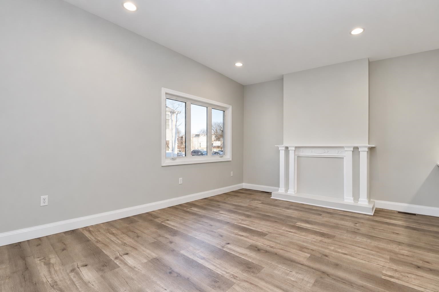 41 WASHBURN ST Unit: 1