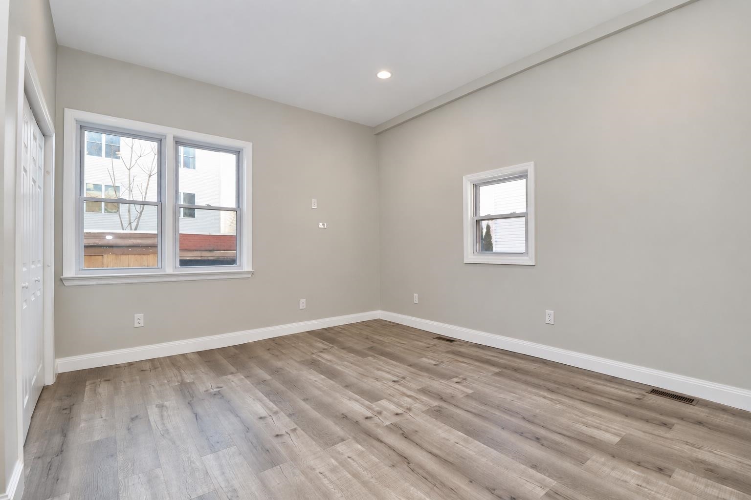 41 WASHBURN ST Unit: 1
