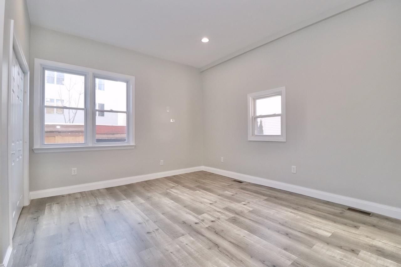 41 WASHBURN ST Unit: 1