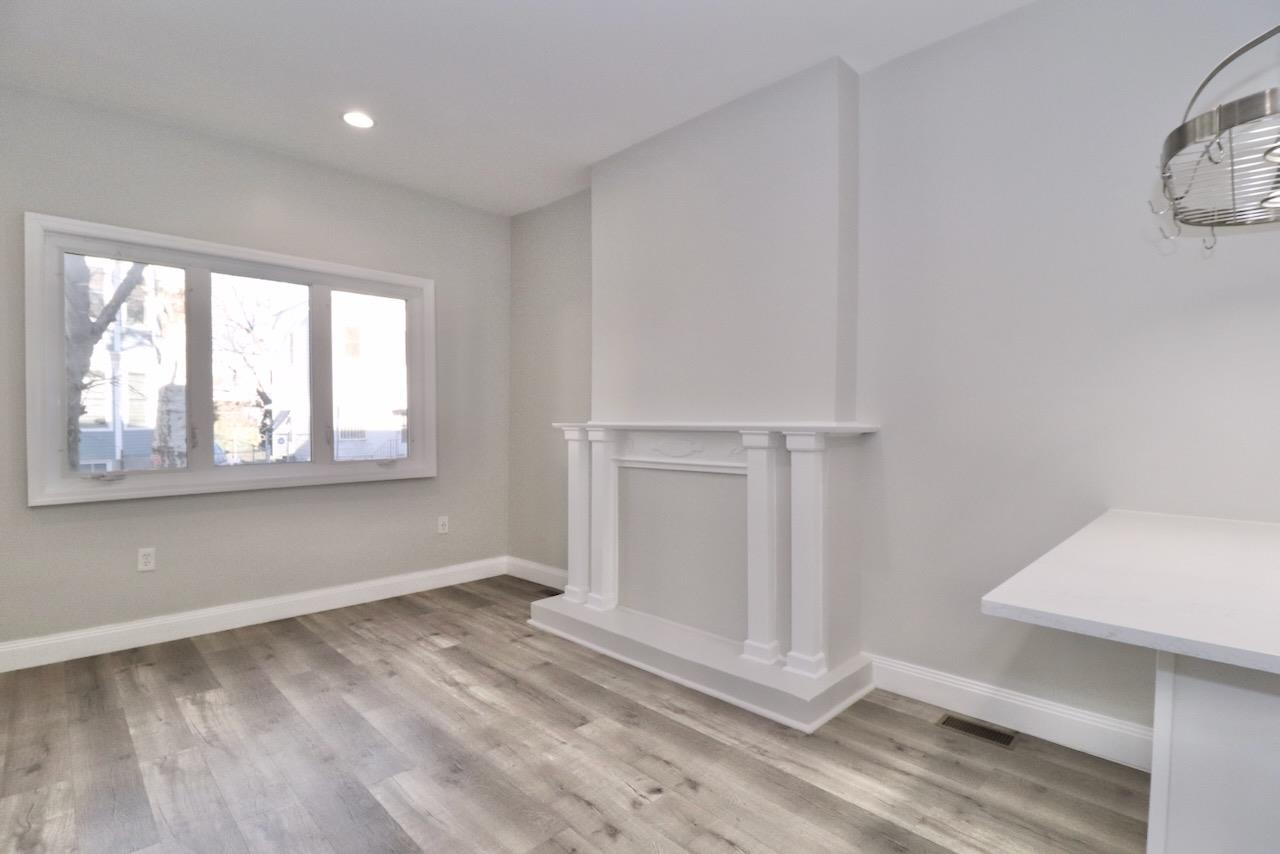 41 WASHBURN ST Unit: 1