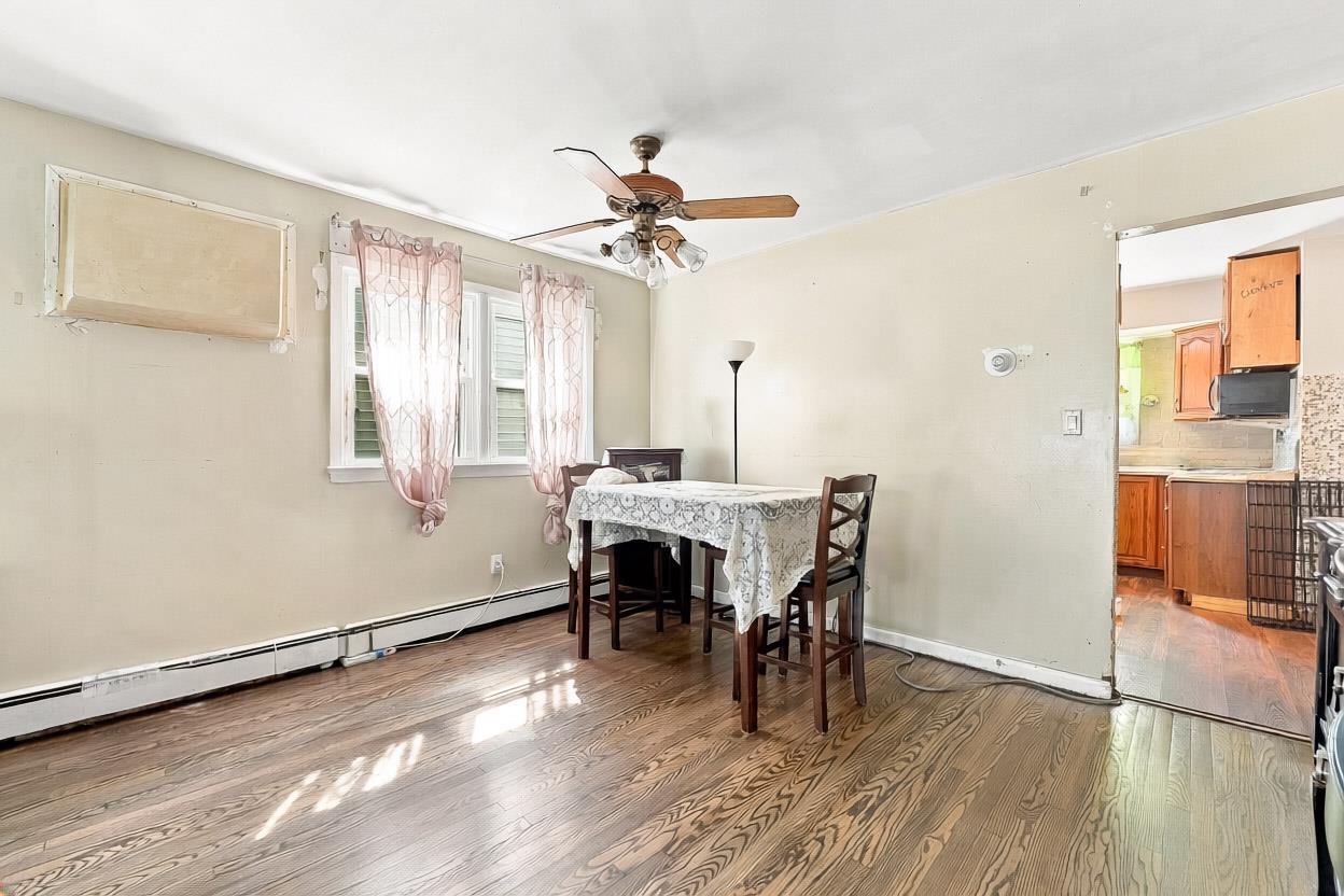 228 LAUREL AVE