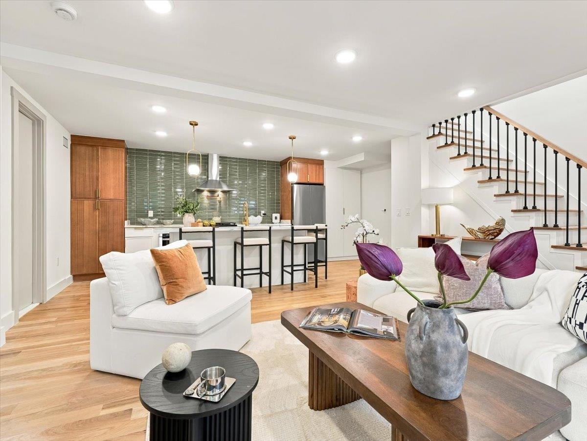 7 PIERCE AVE