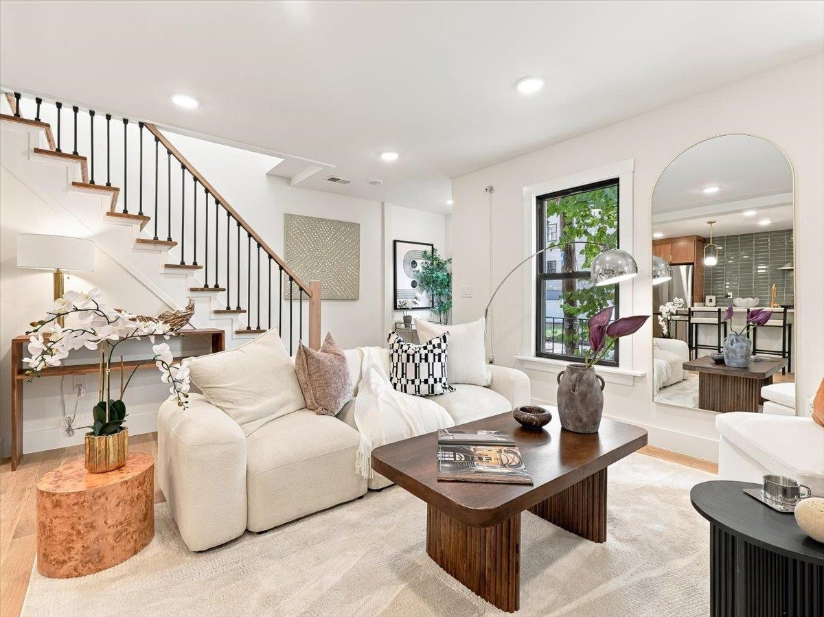 7 PIERCE AVE
