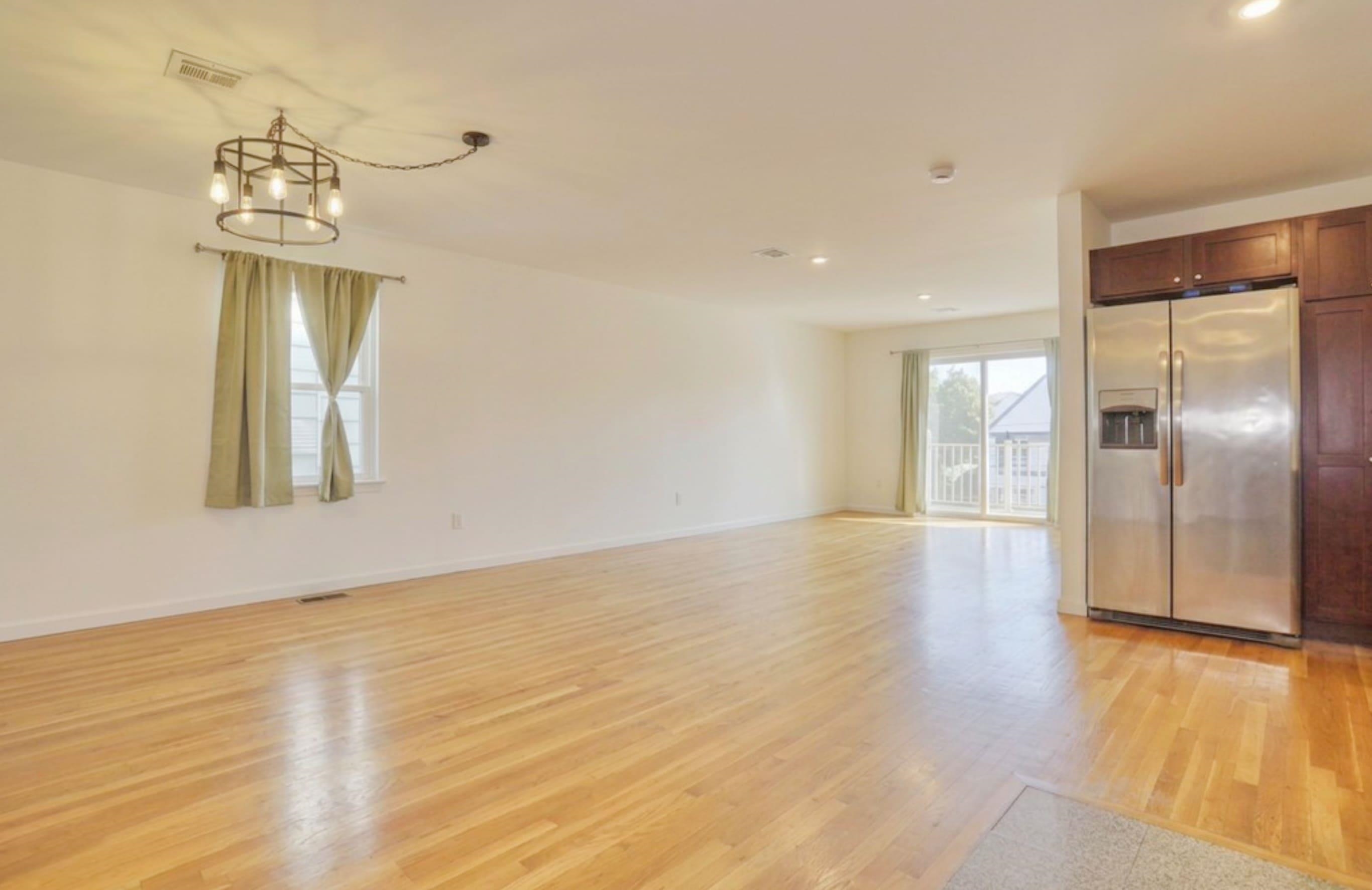 108 CLAREMONT AVE Unit: 2