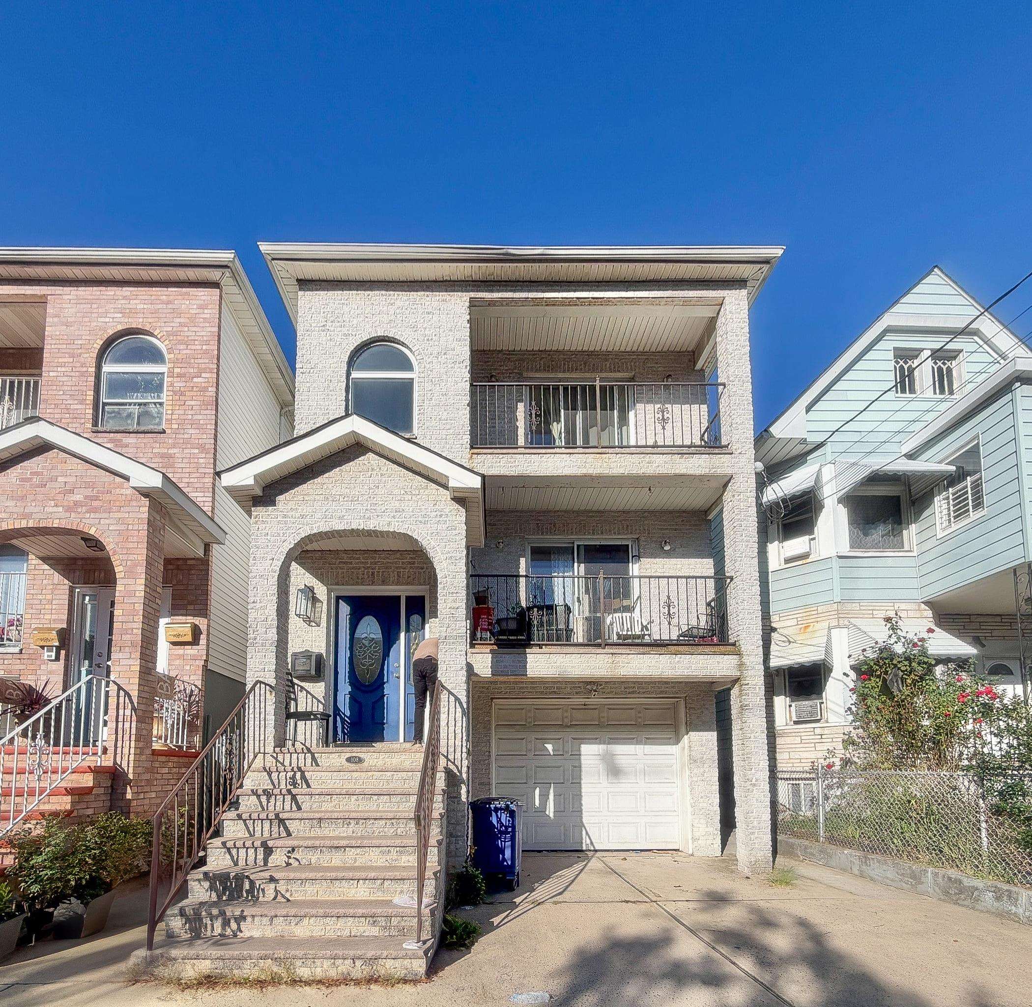 108 CLAREMONT AVE Unit: 2