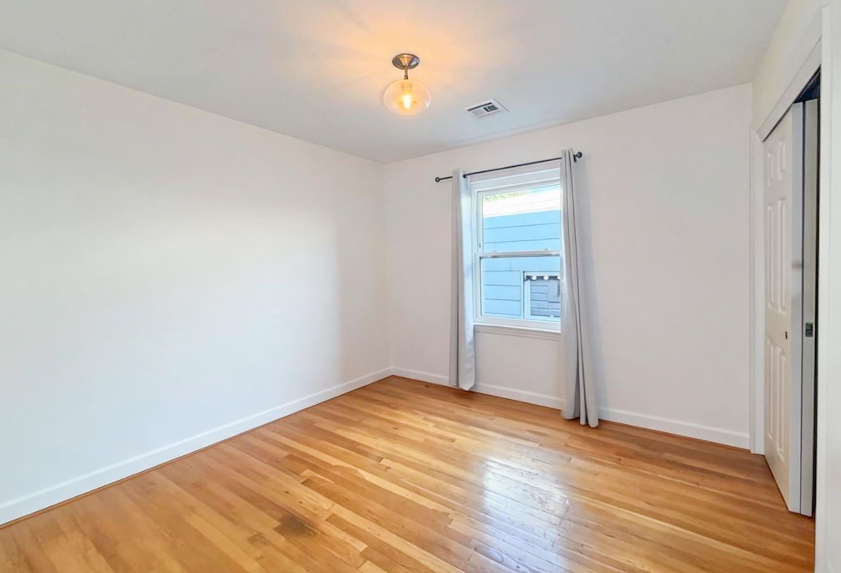 108 CLAREMONT AVE Unit: 2
