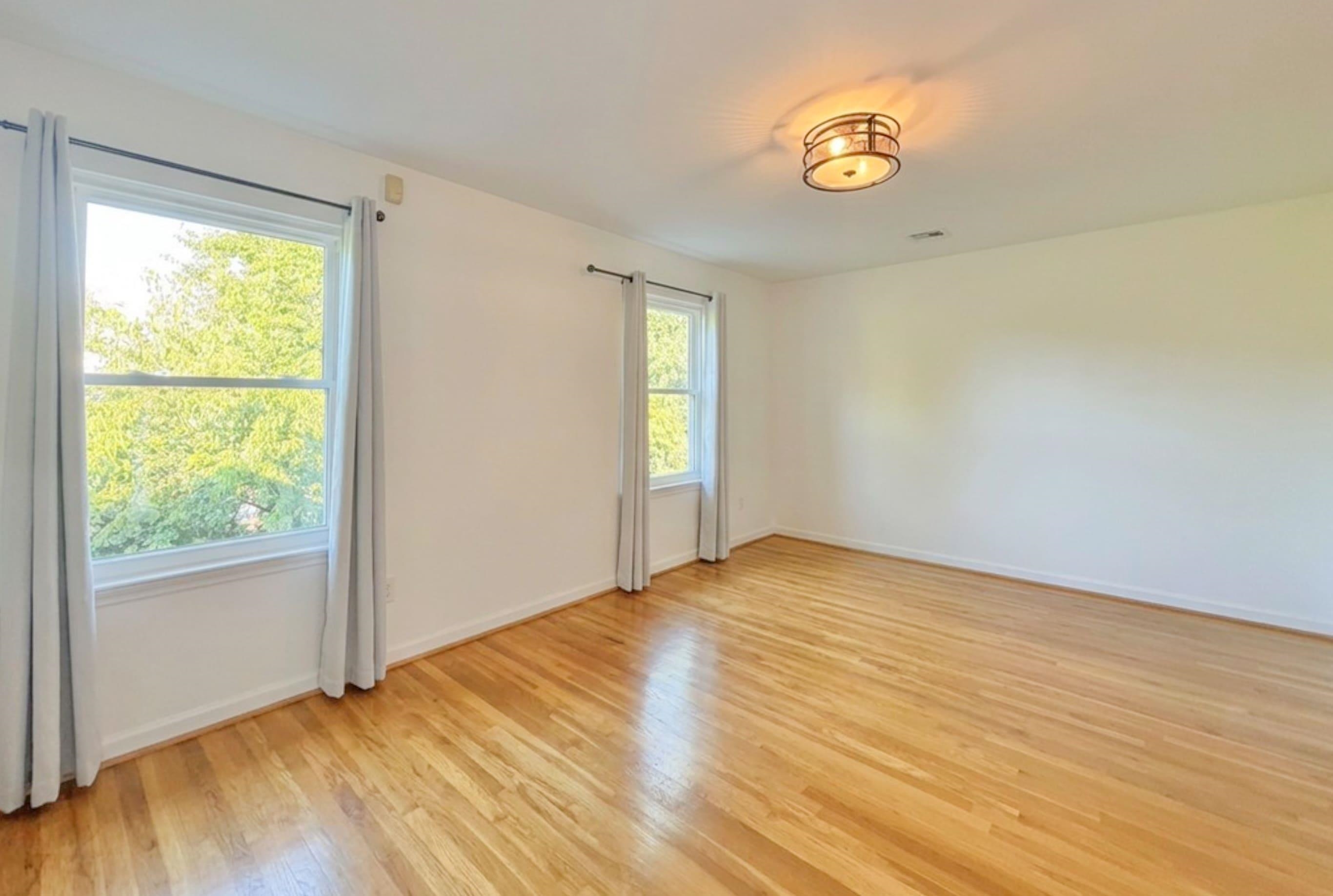 108 CLAREMONT AVE Unit: 2