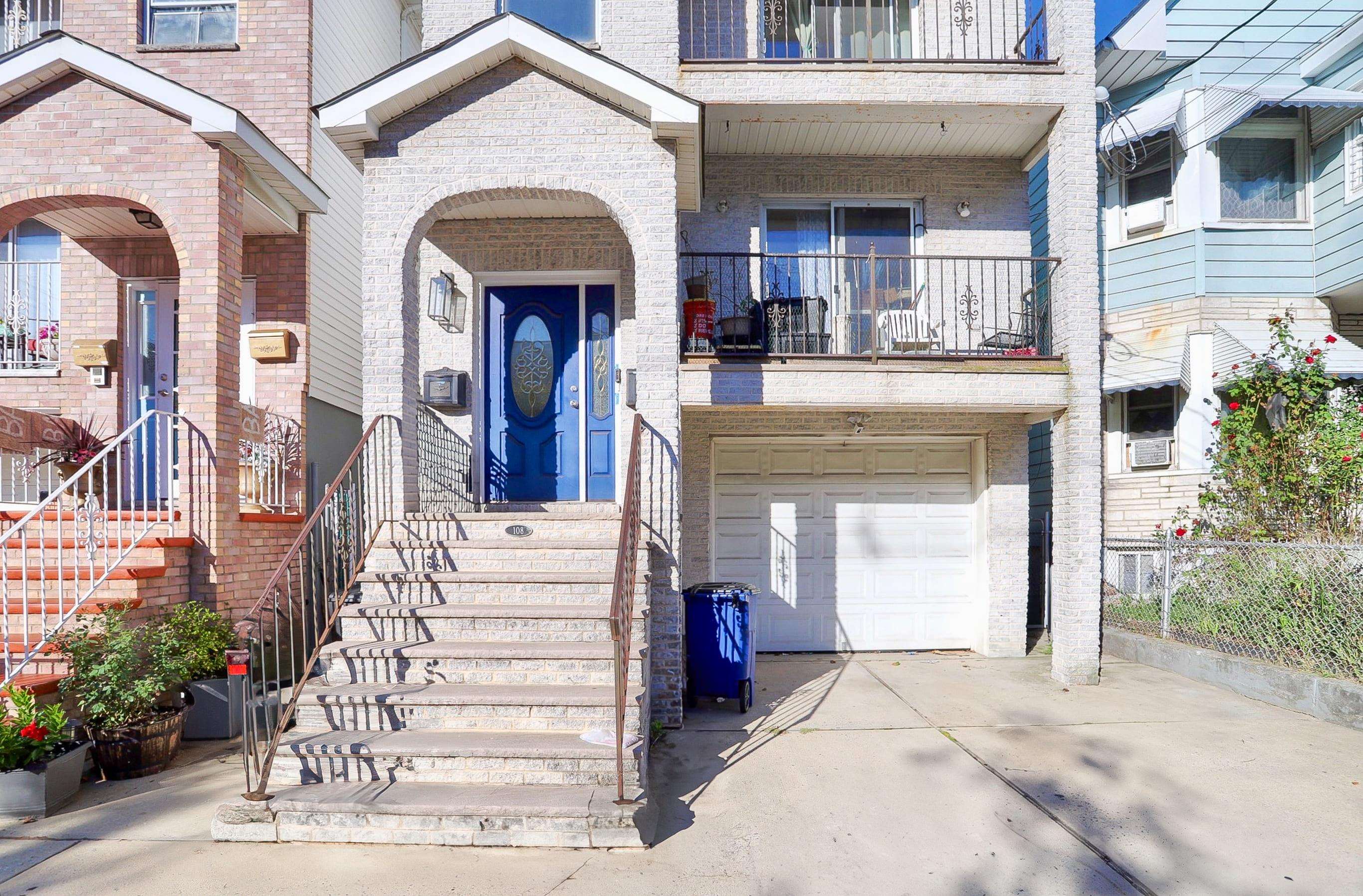 108 CLAREMONT AVE Unit: 2