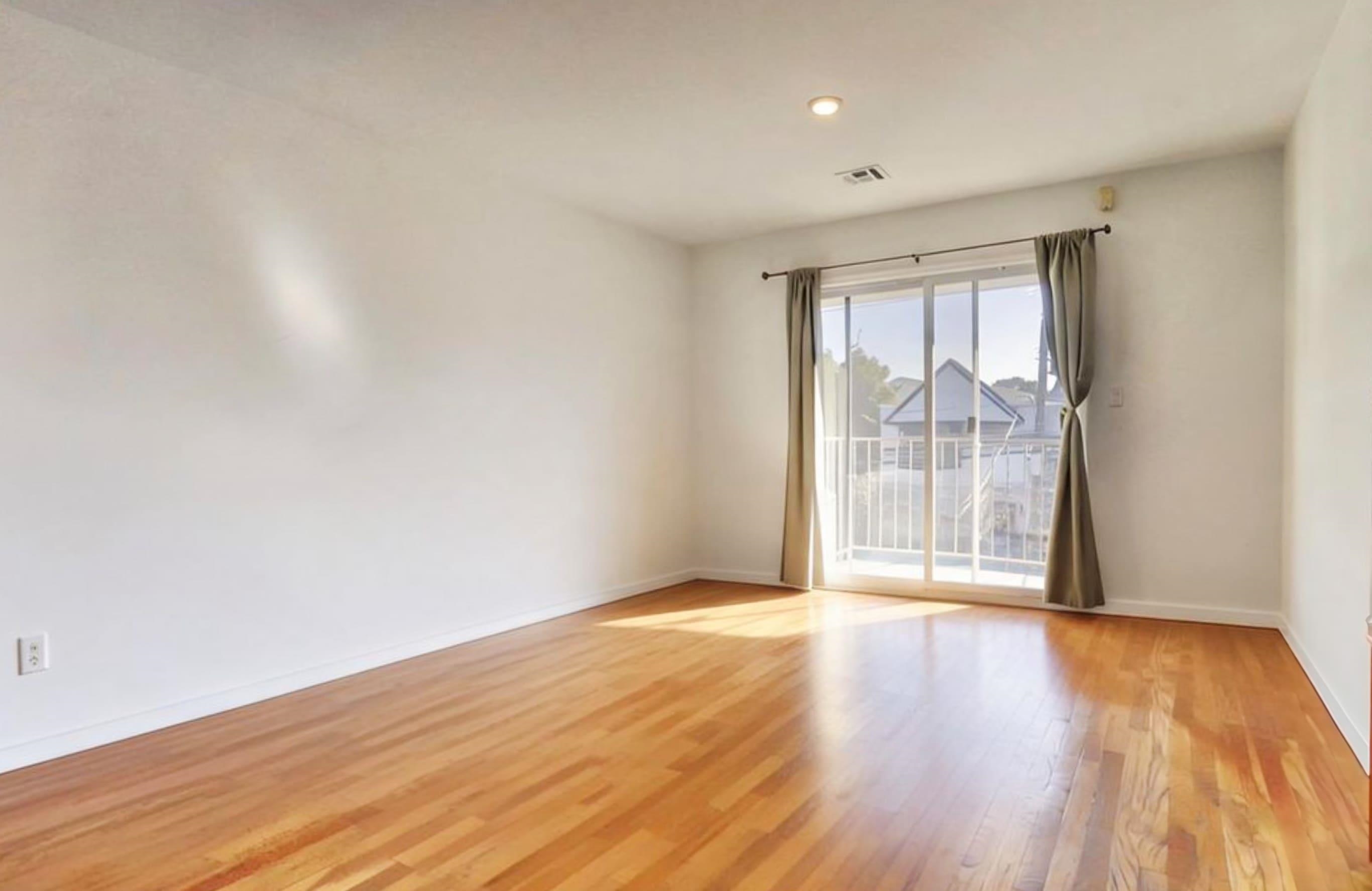 108 CLAREMONT AVE Unit: 2