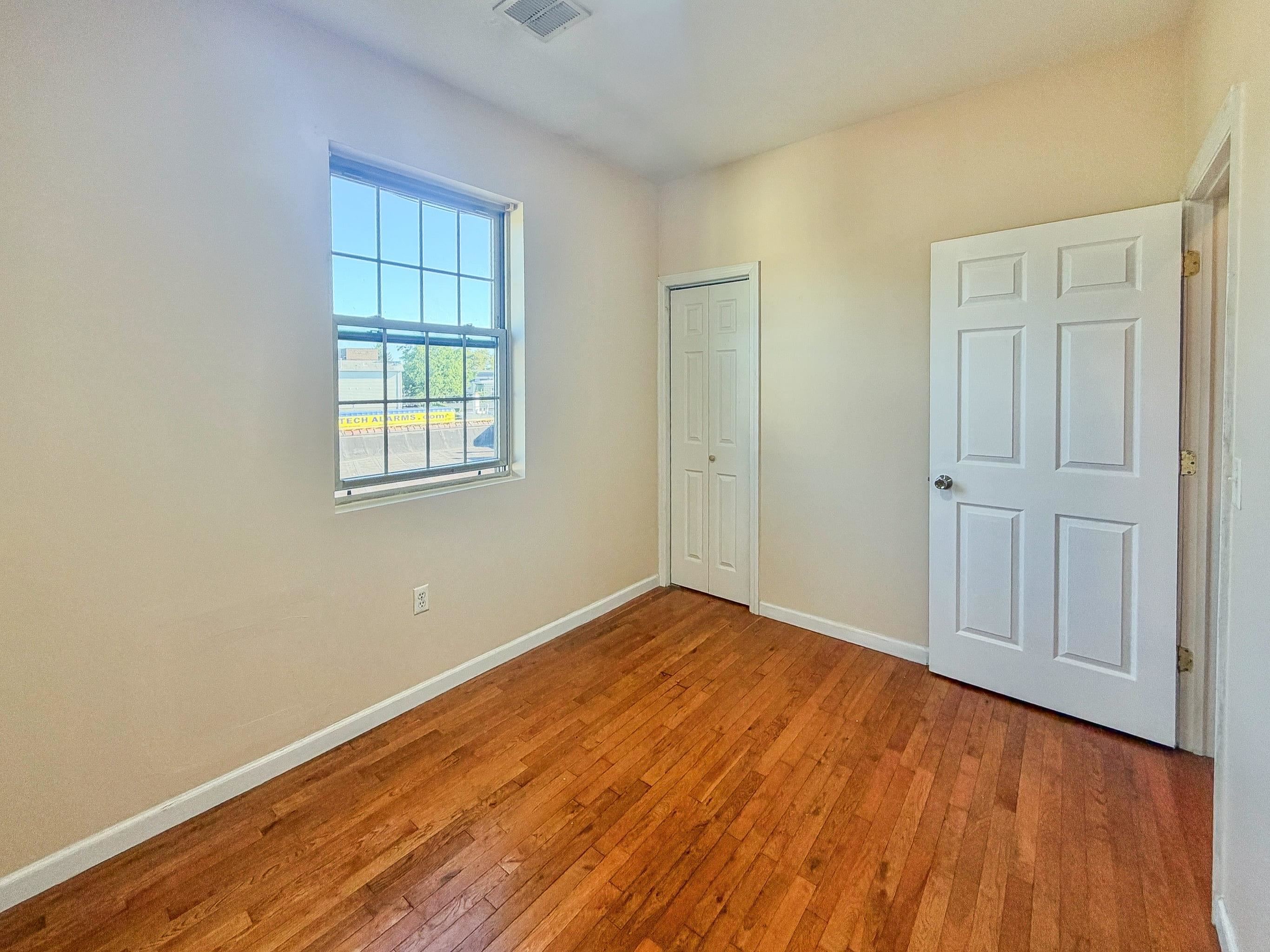 247 WINFIELD AVE Unit: 2