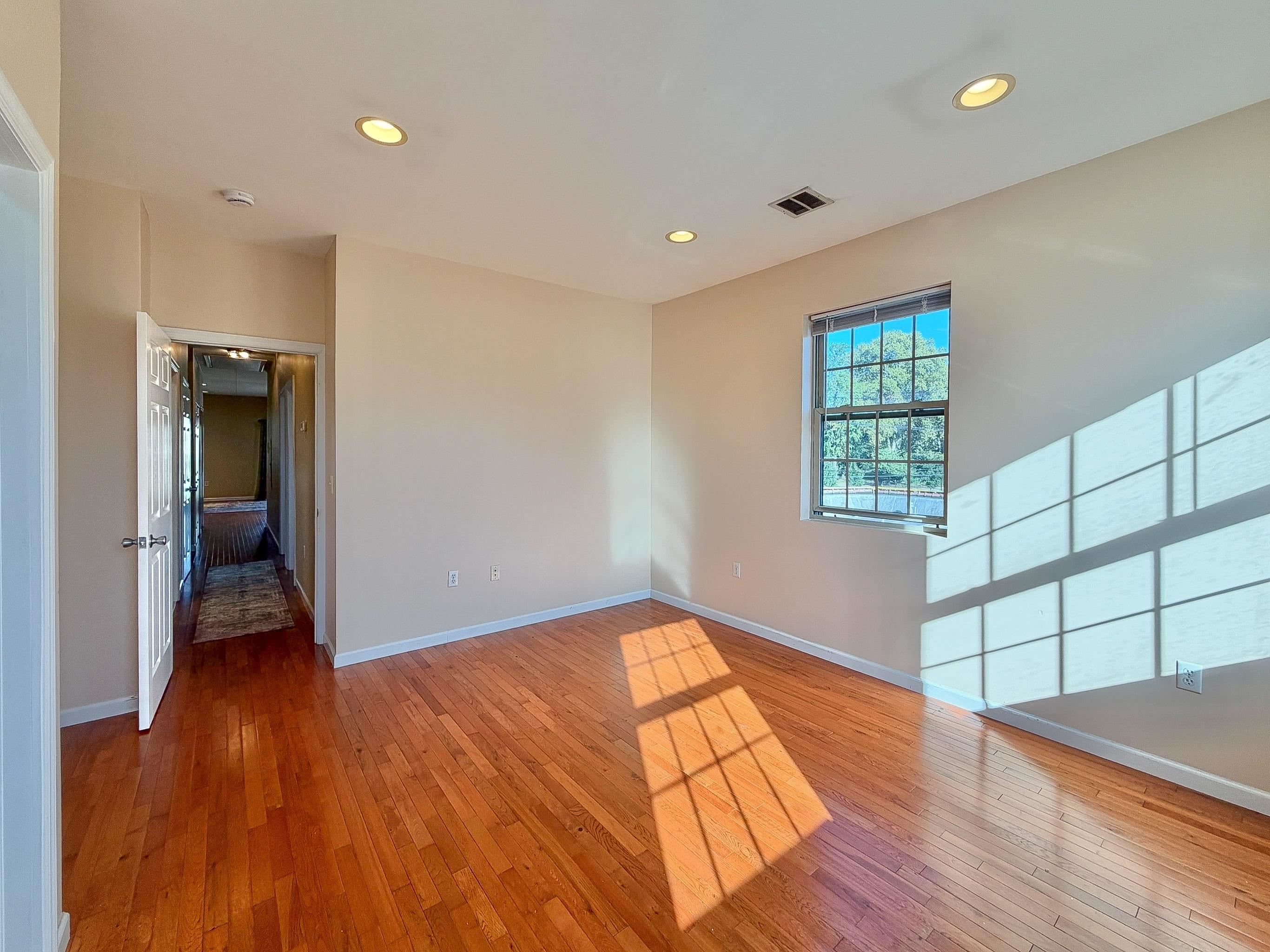 247 WINFIELD AVE Unit: 2