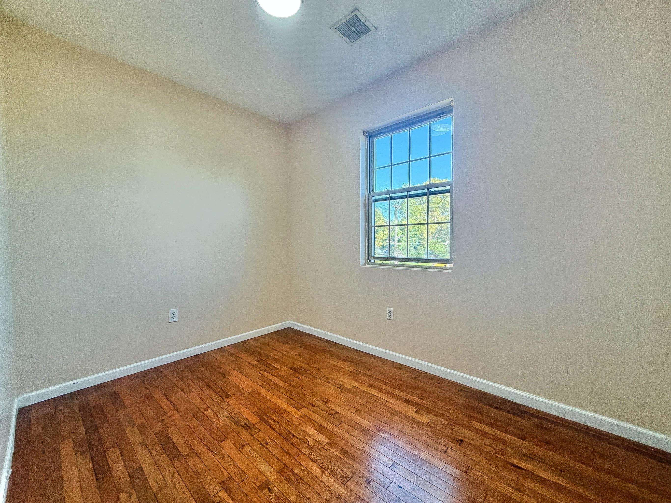 247 WINFIELD AVE Unit: 2