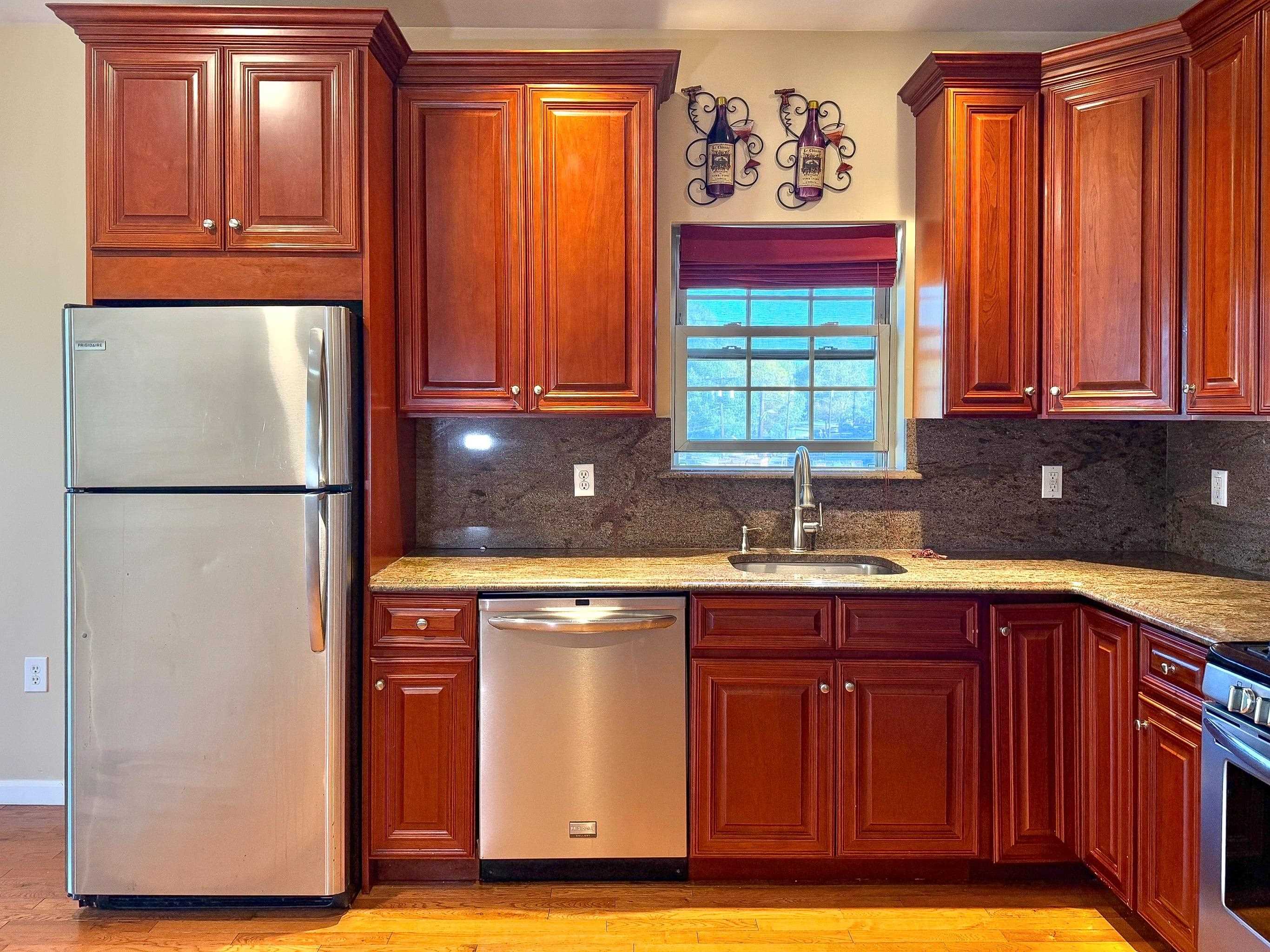 247 WINFIELD AVE Unit: 2