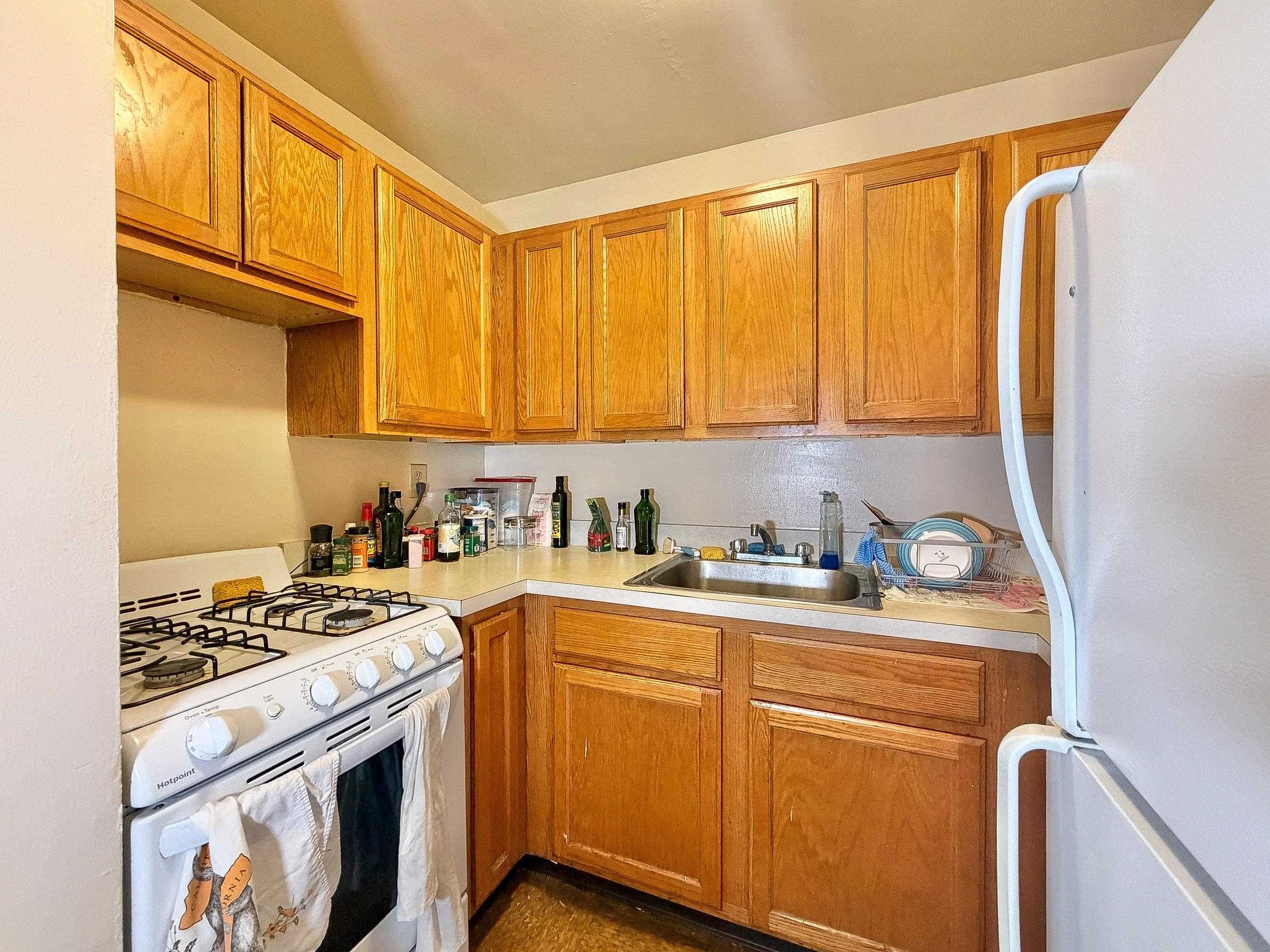 564 JERSEY AVE Unit: 4