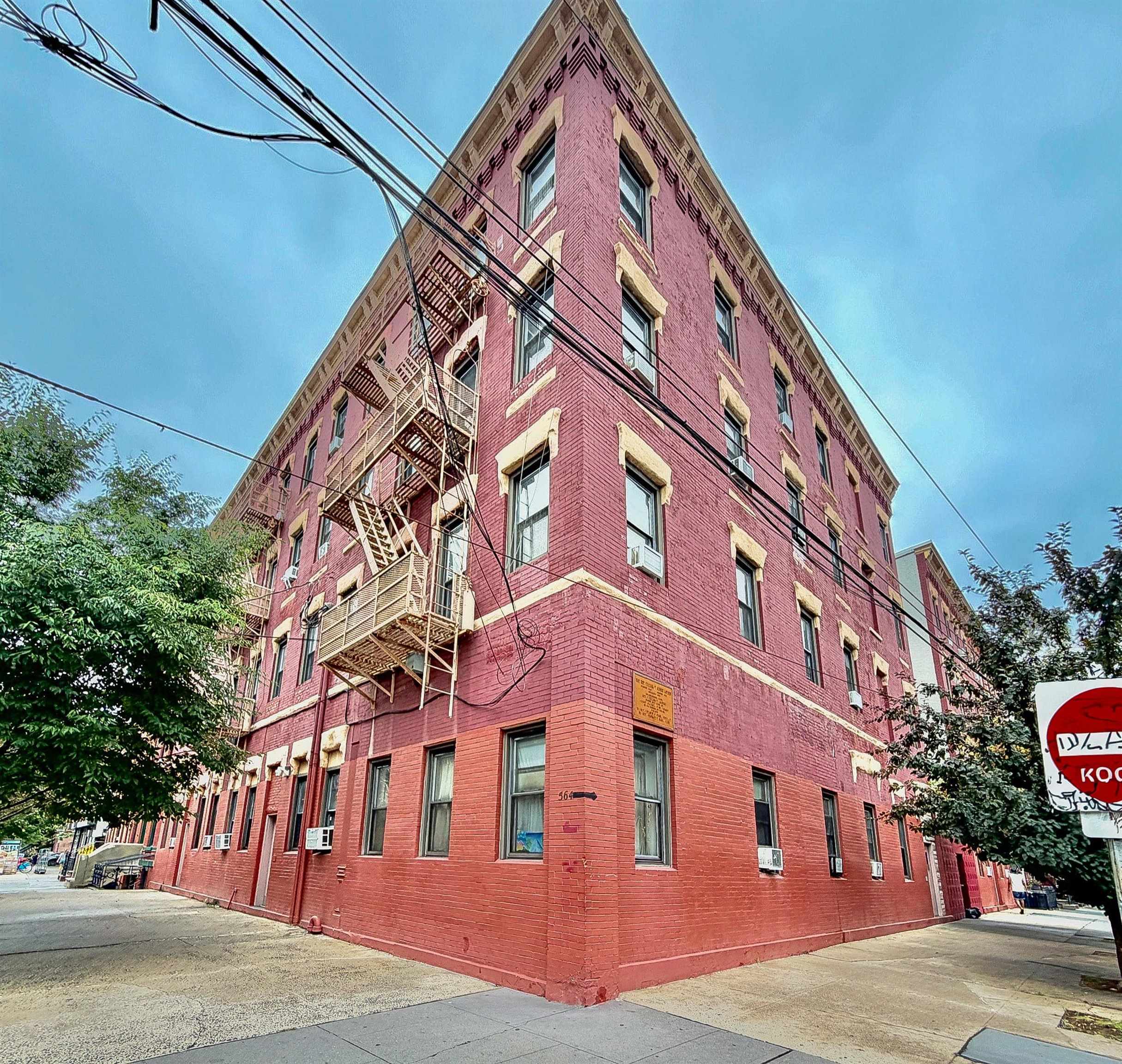 564 JERSEY AVE Unit: 4