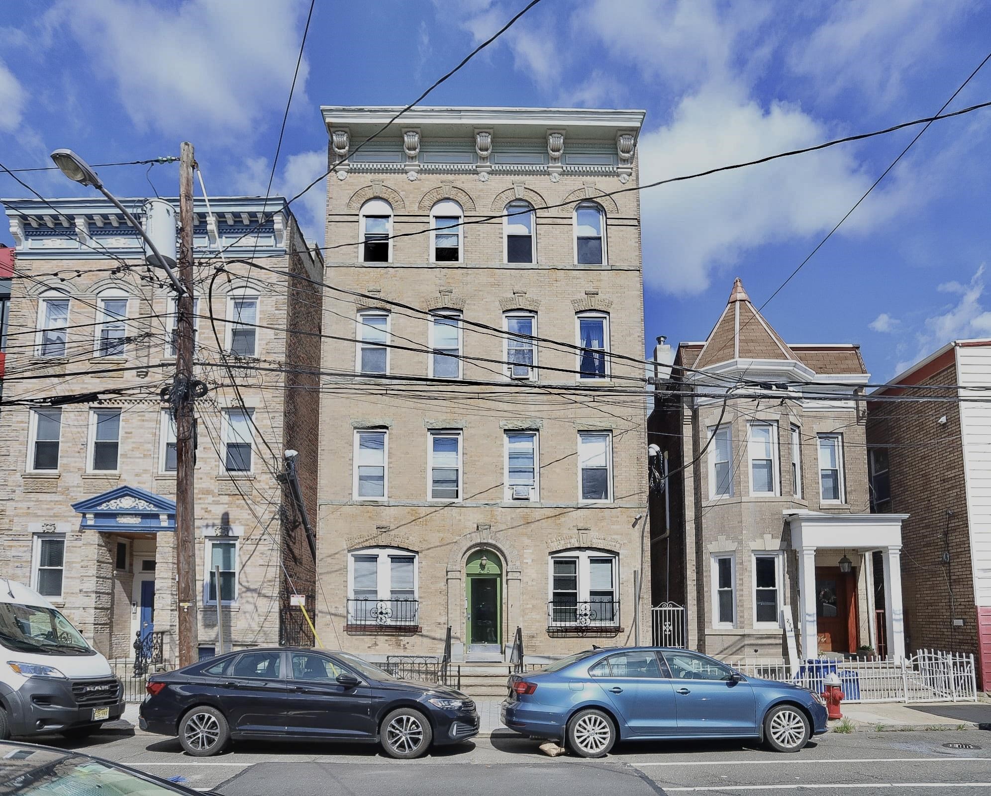 275 WEBSTER AVE Unit: 2