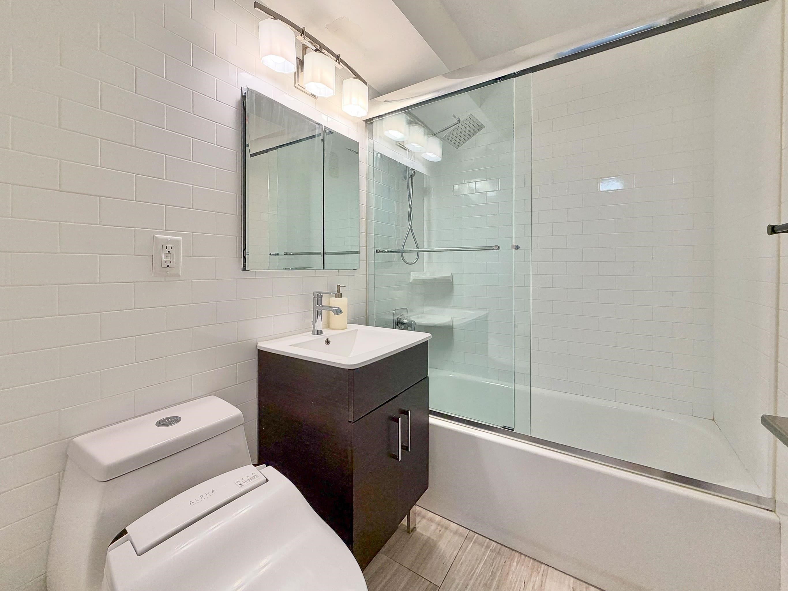 500 CENTRAL AVE Unit: 211