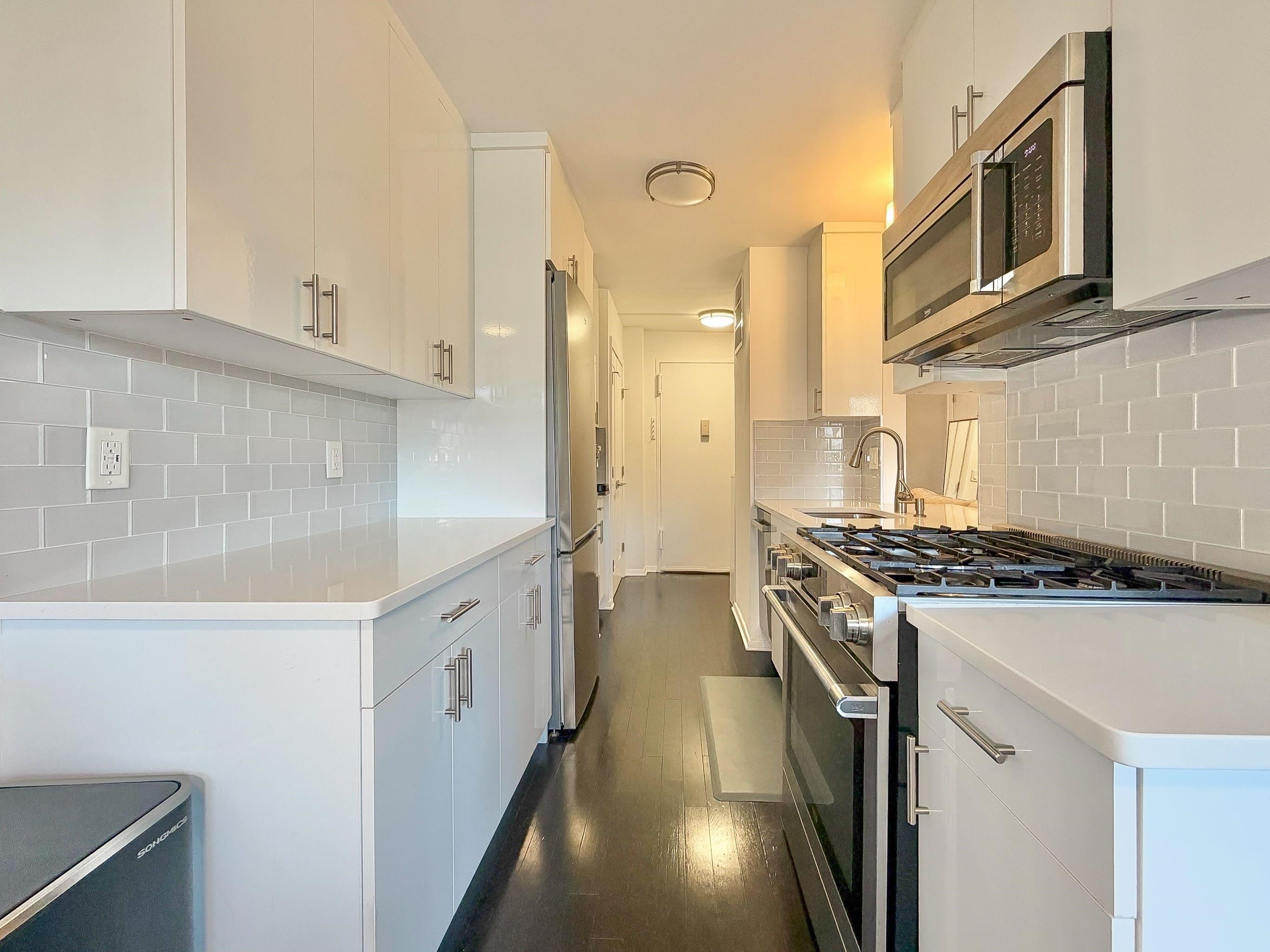 500 CENTRAL AVE Unit: 211