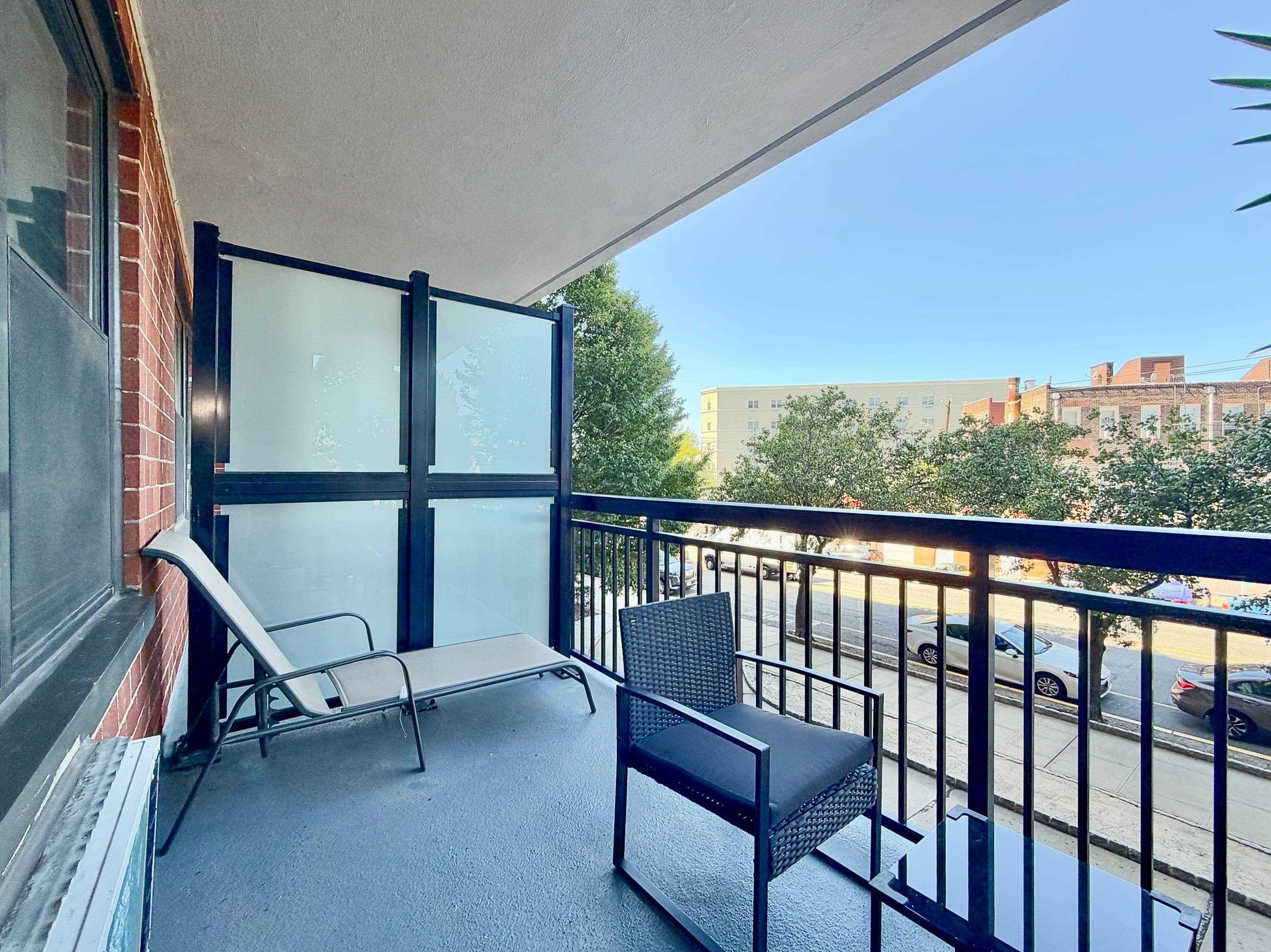 500 CENTRAL AVE Unit: 211