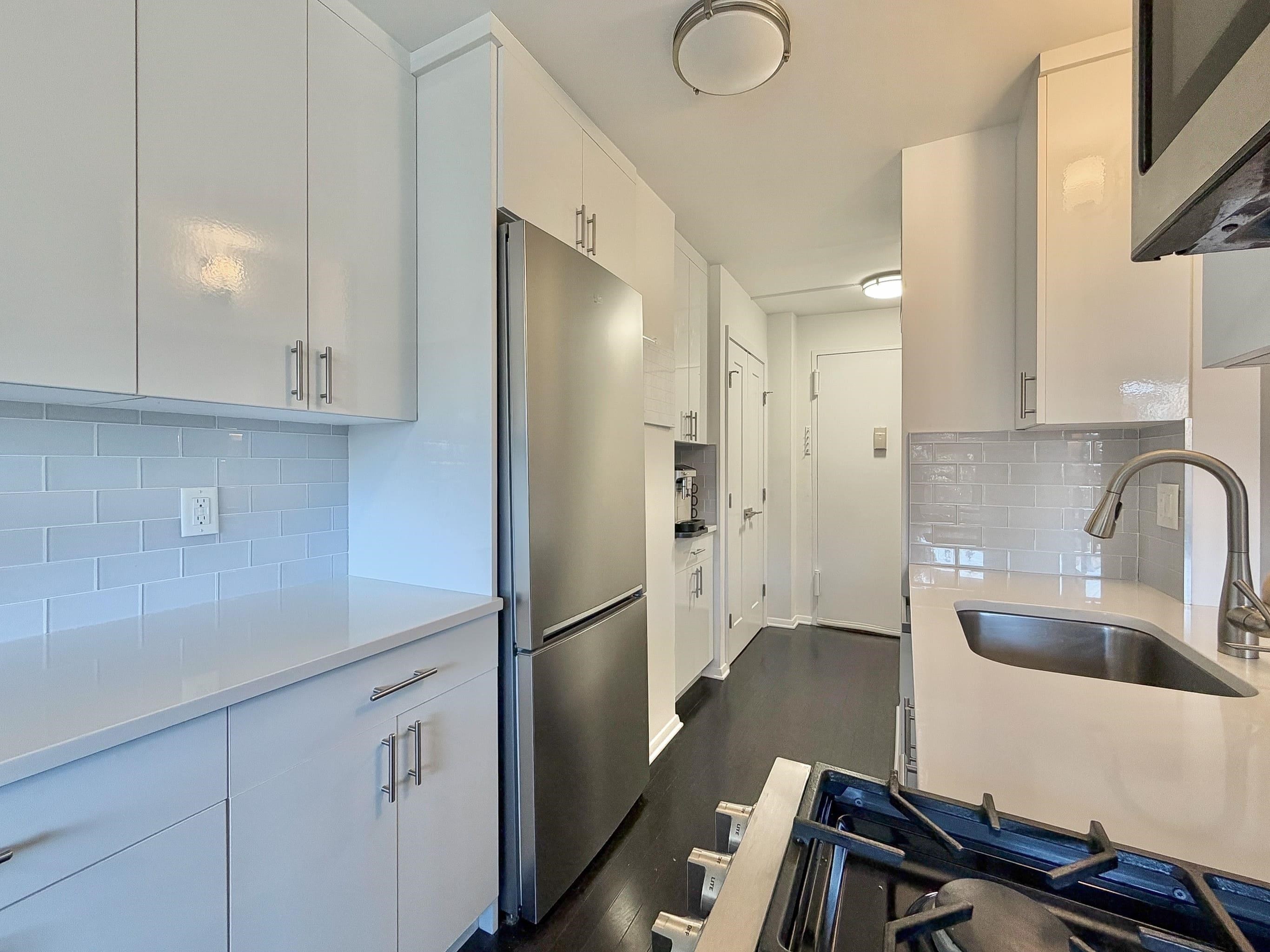 500 CENTRAL AVE Unit: 211