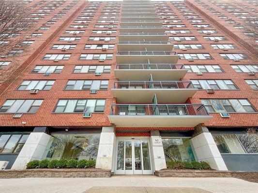 500 CENTRAL AVE Unit: 211