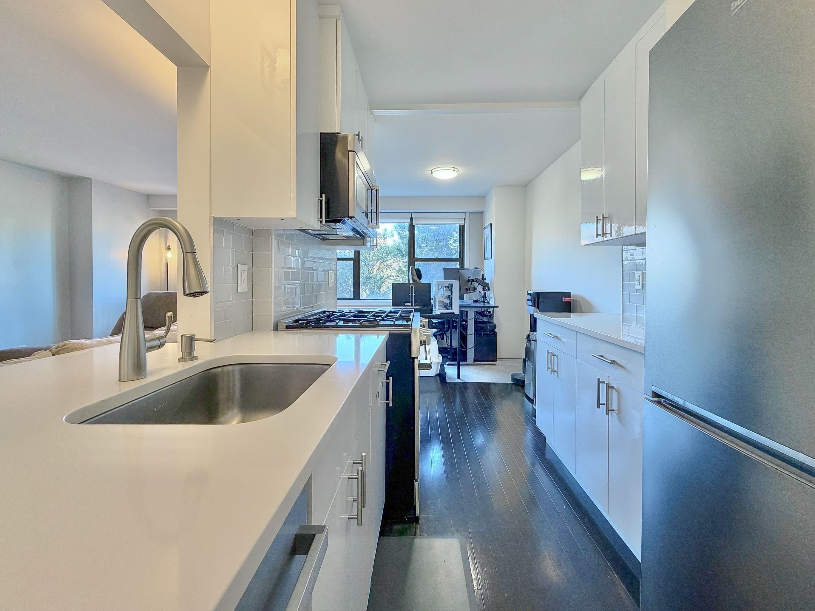 500 CENTRAL AVE Unit: 211
