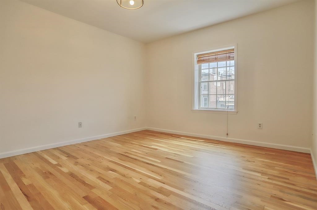 217 CLINTON ST Unit: 6