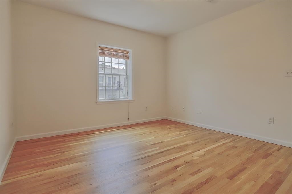 217 CLINTON ST Unit: 6